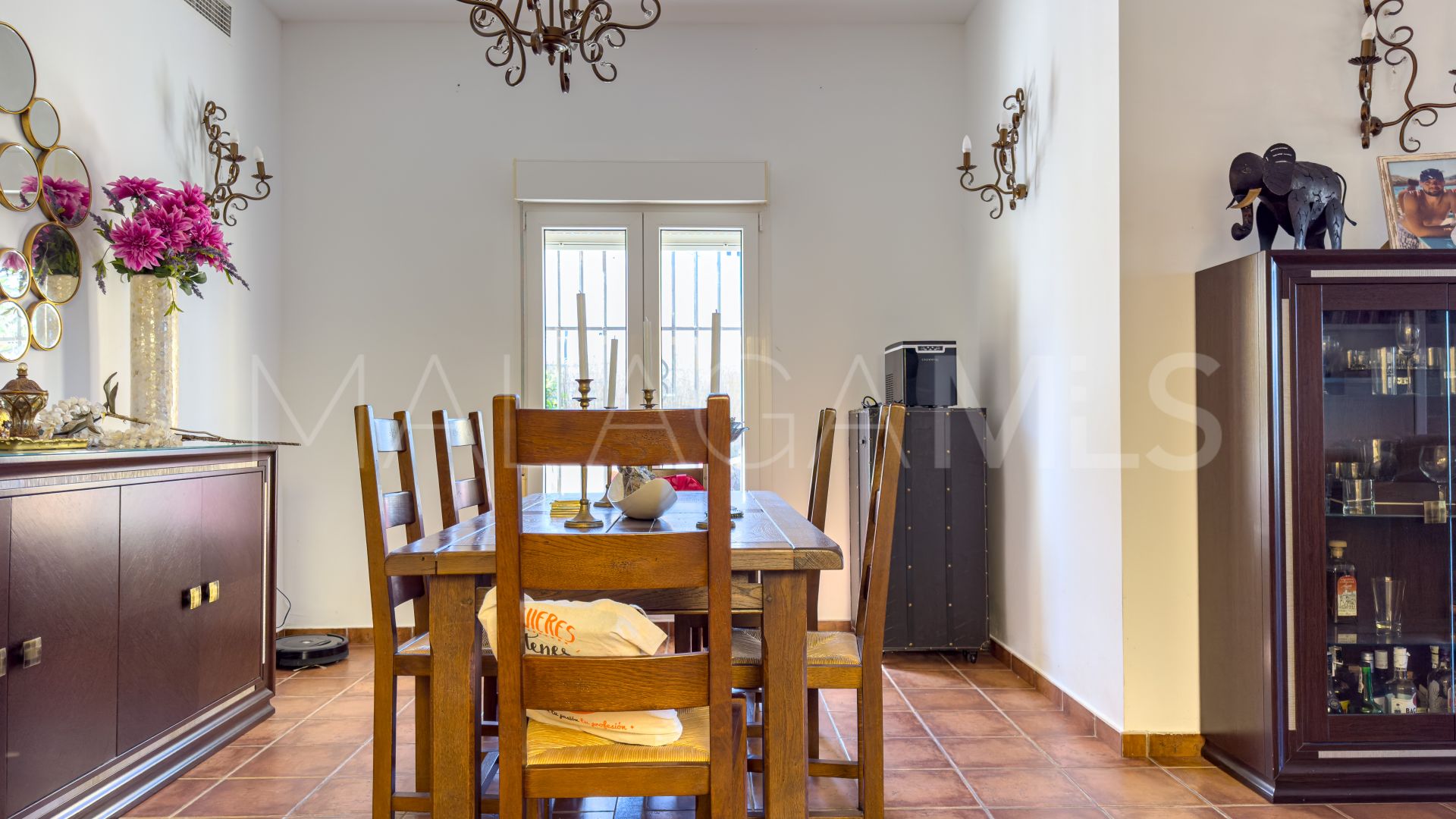 Villa for sale in Puerto La Duquesa