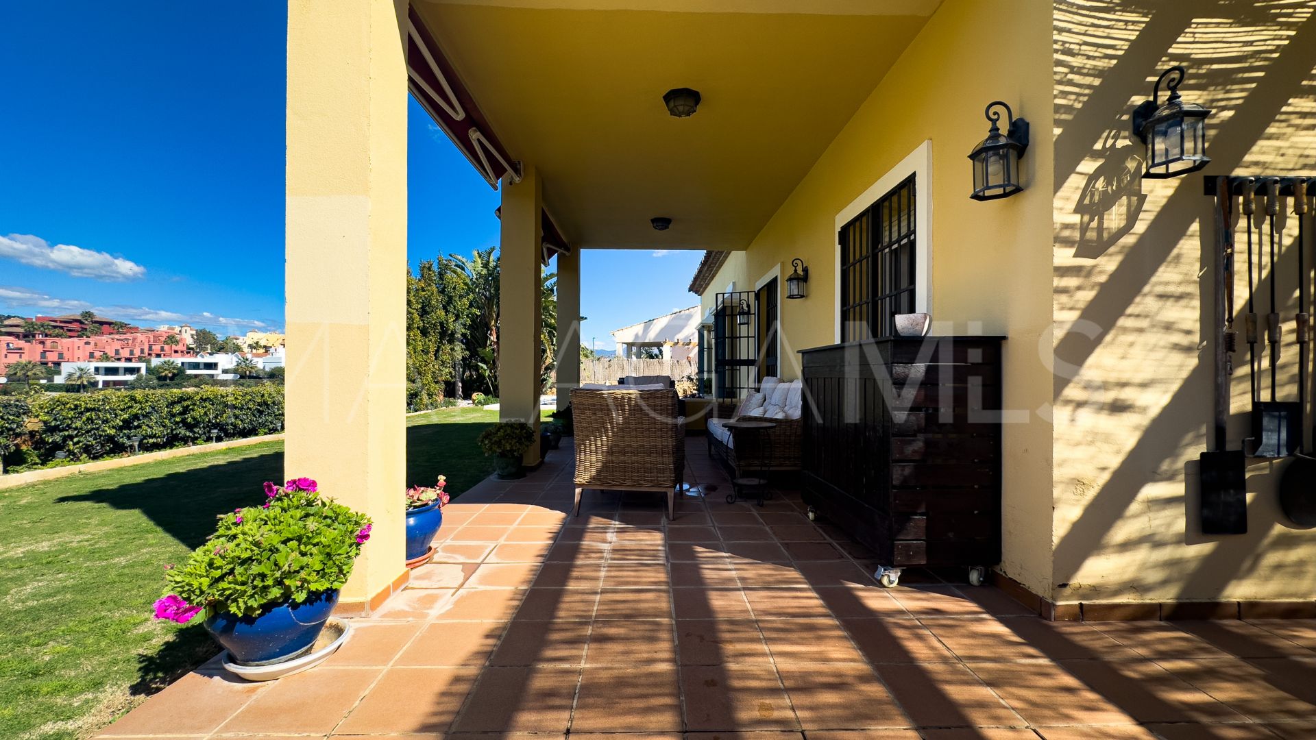 Villa for sale in Puerto La Duquesa