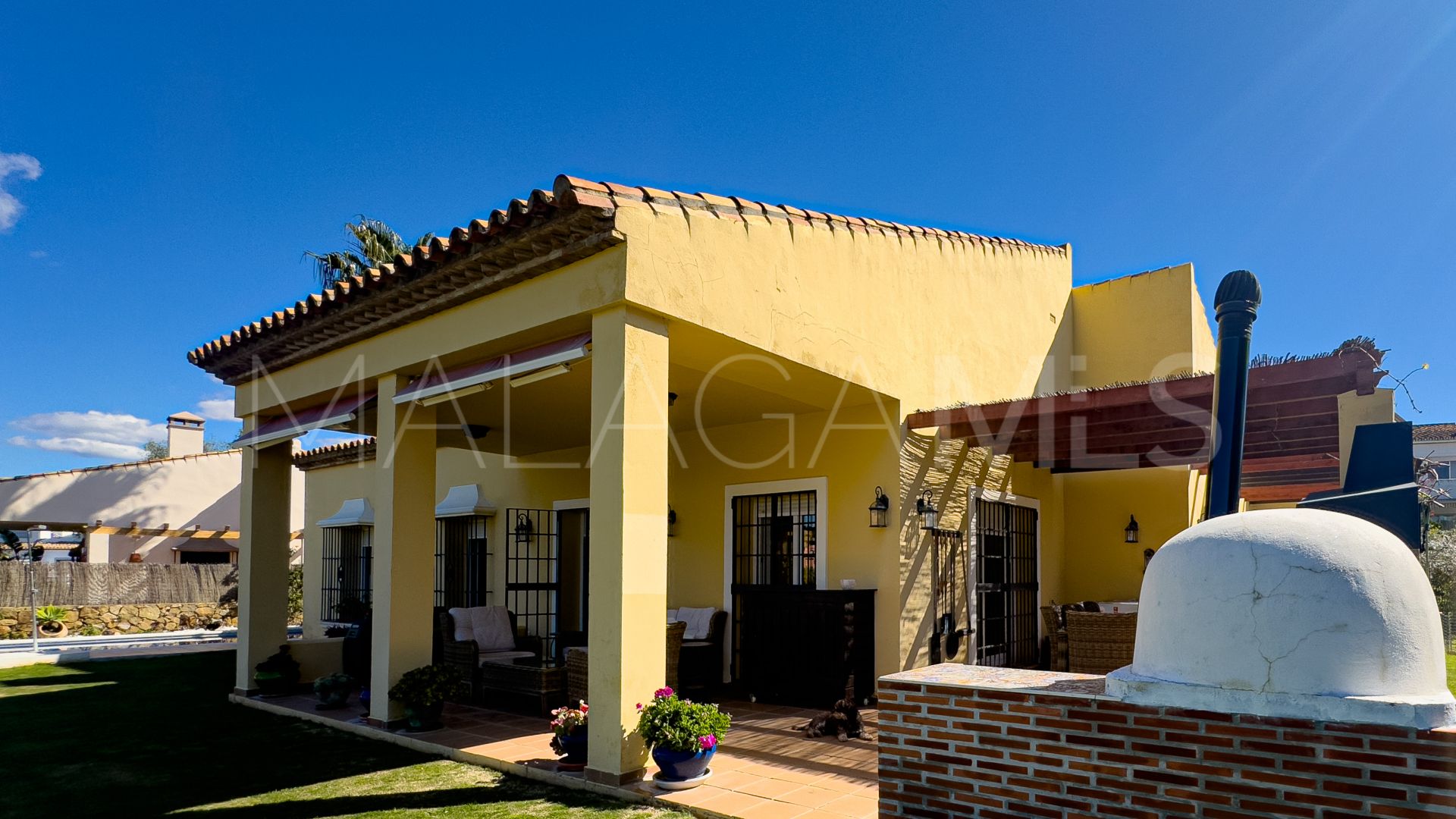 Villa for sale in Puerto La Duquesa