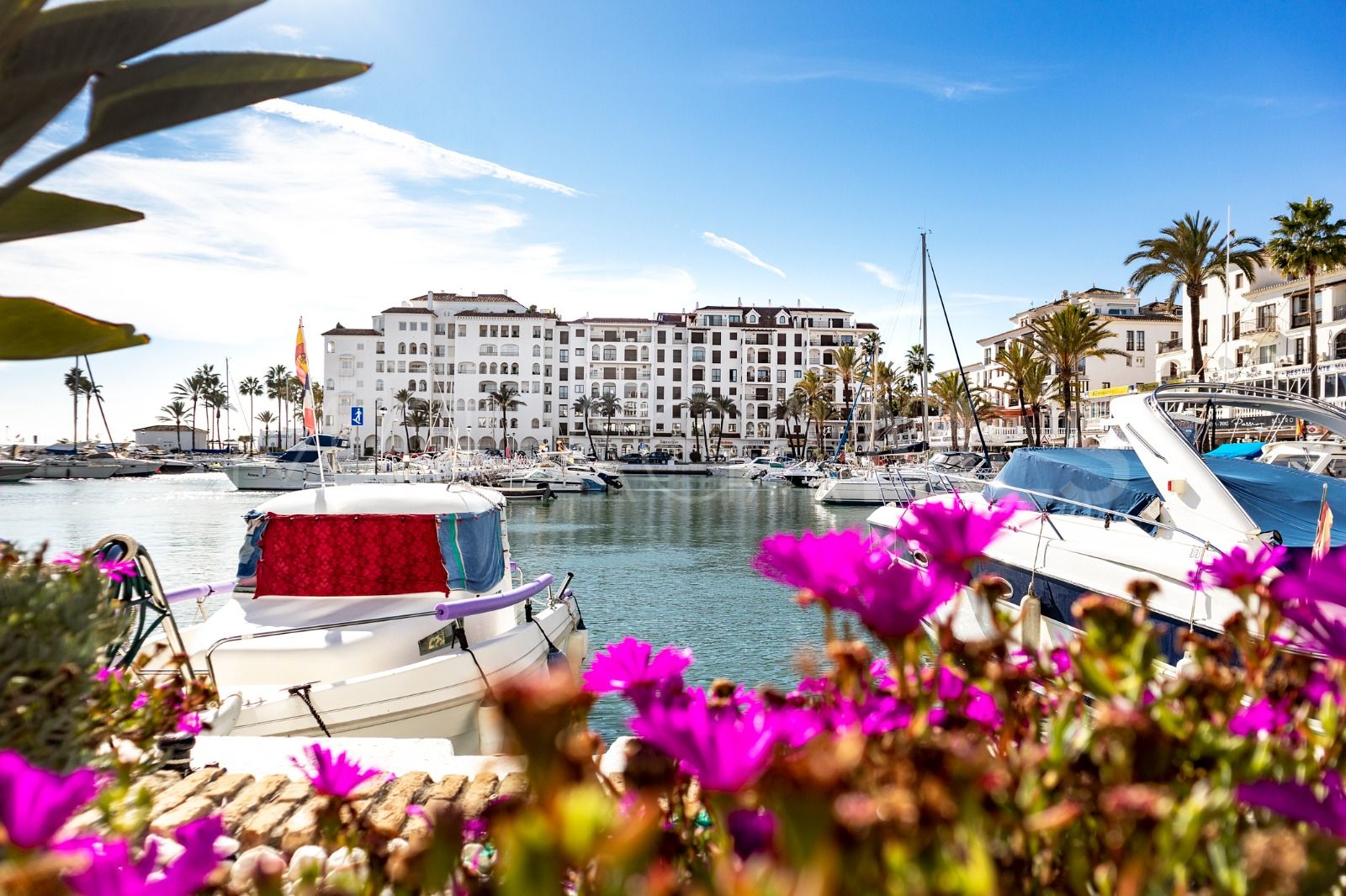 For sale 2 bedrooms duplex penthouse in Marina Duquesa