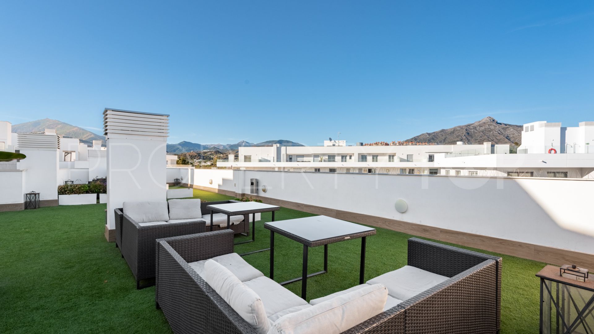 Penthouse for sale in Nueva Andalucia