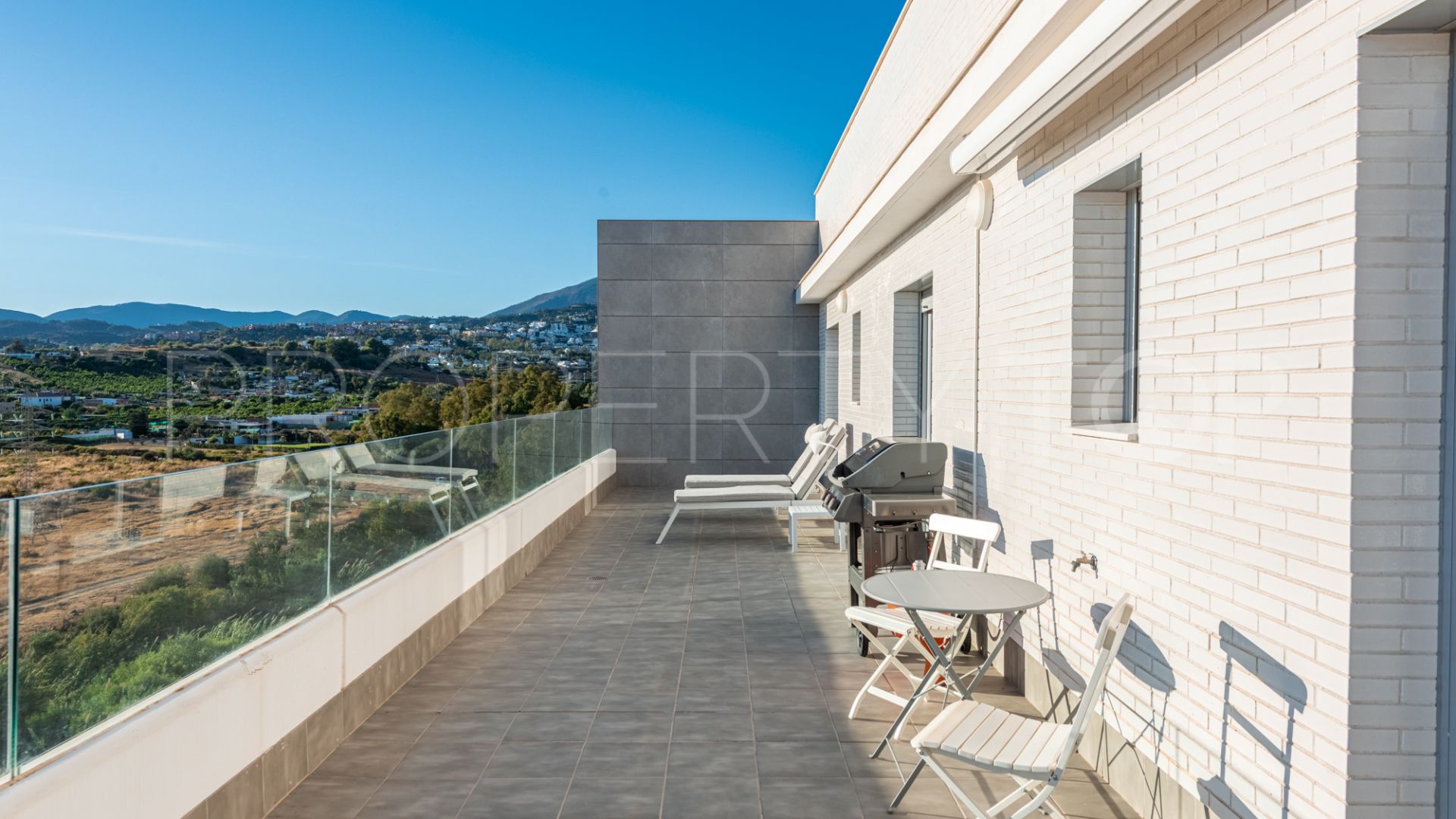 Penthouse for sale in Nueva Andalucia