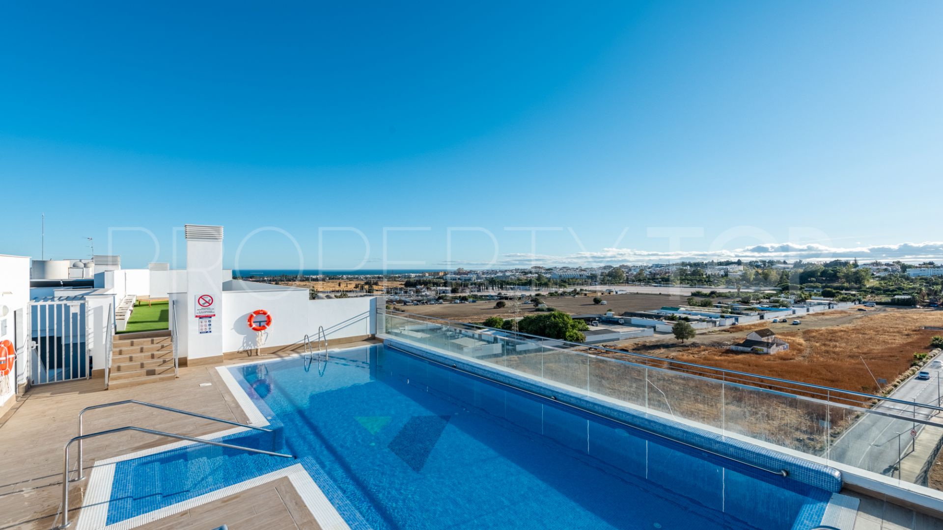 Penthouse for sale in Nueva Andalucia