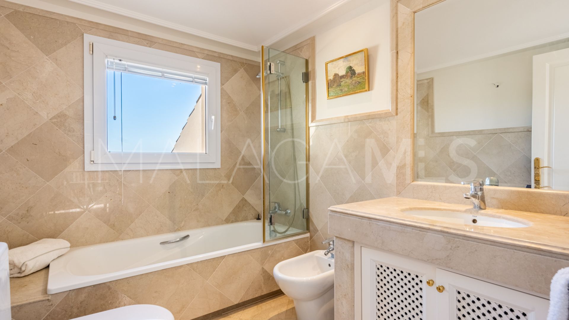 Atico duplex for sale in Las Alamandas de 3 bedrooms