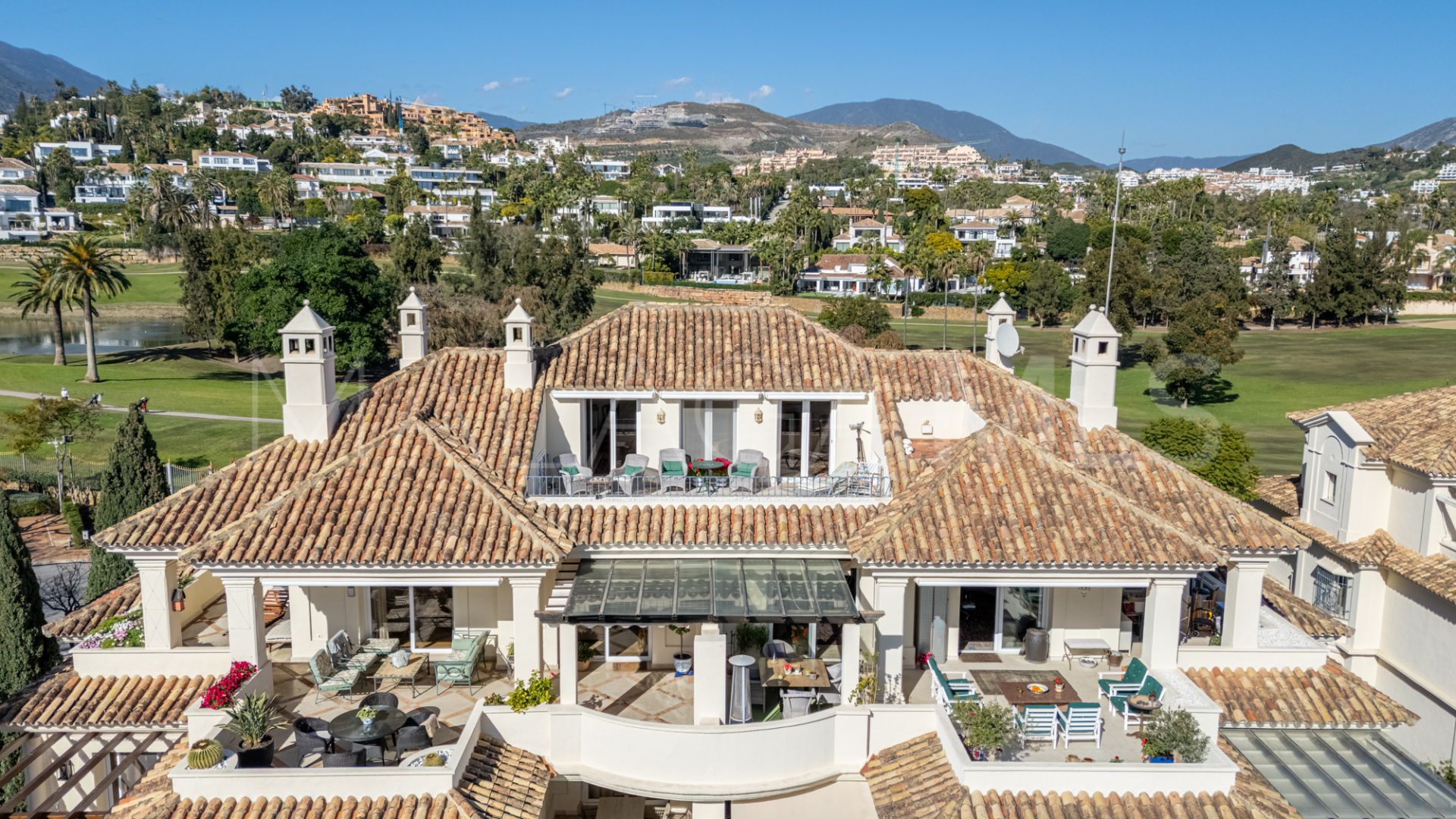 Atico duplex for sale in Las Alamandas de 3 bedrooms