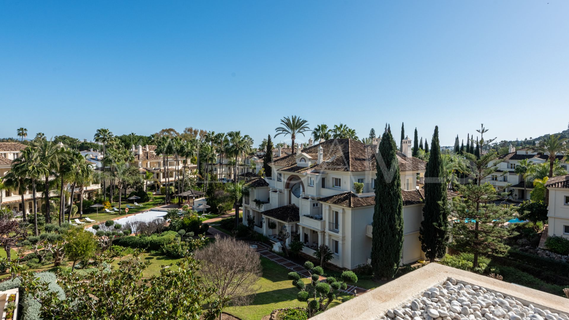 Atico duplex for sale in Las Alamandas de 3 bedrooms