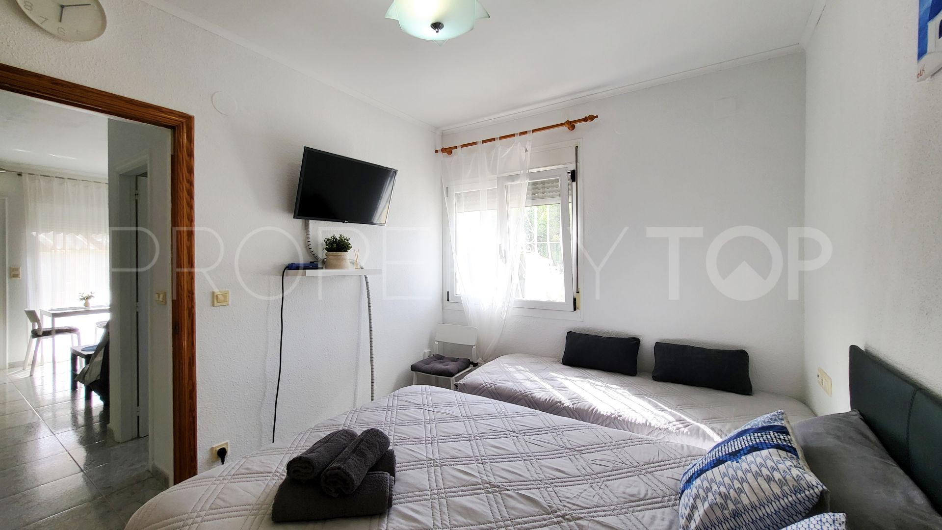 1 bedroom Oliva apartment for sale