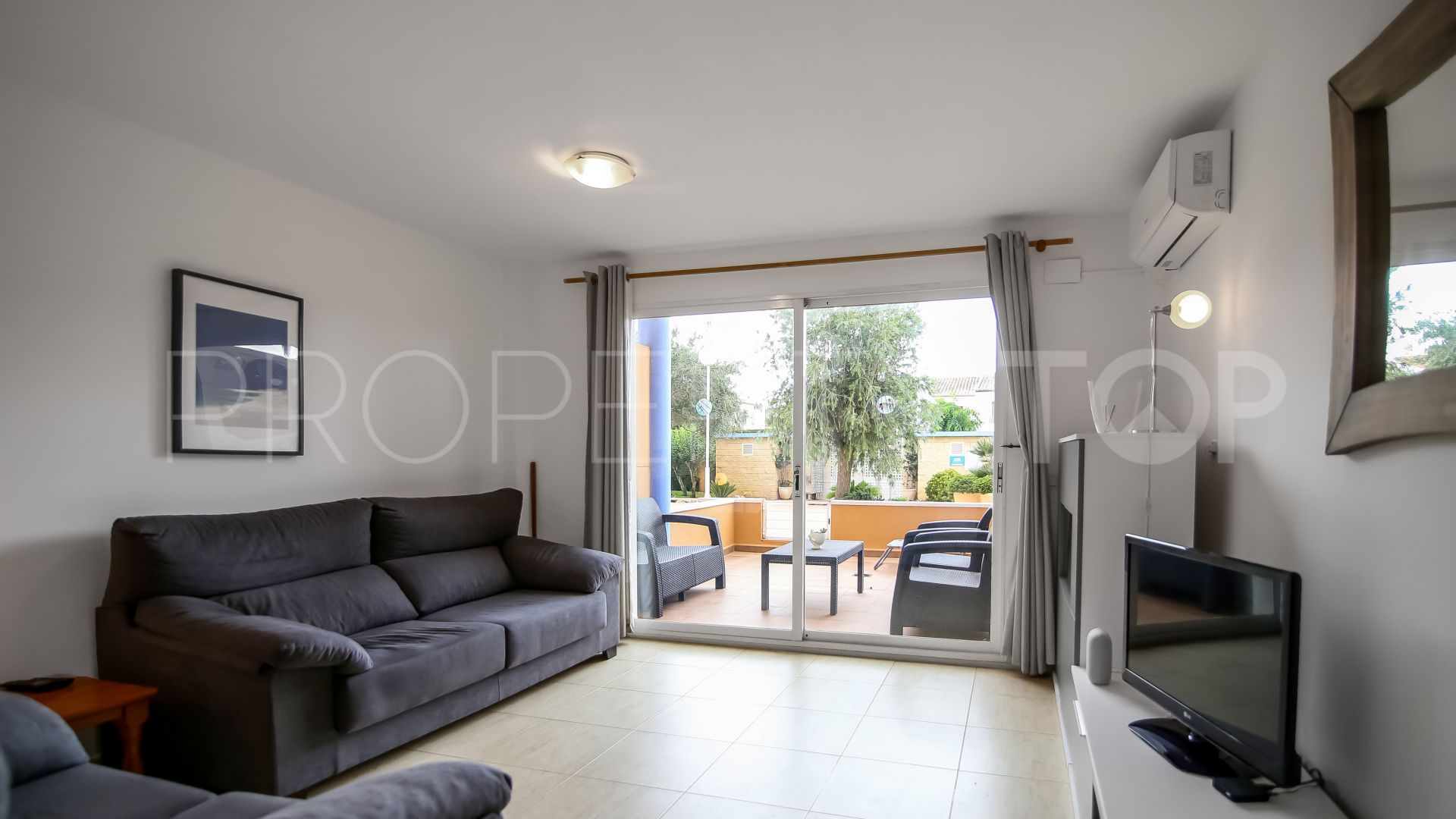 For sale ground floor duplex in Jávea with 3 bedrooms