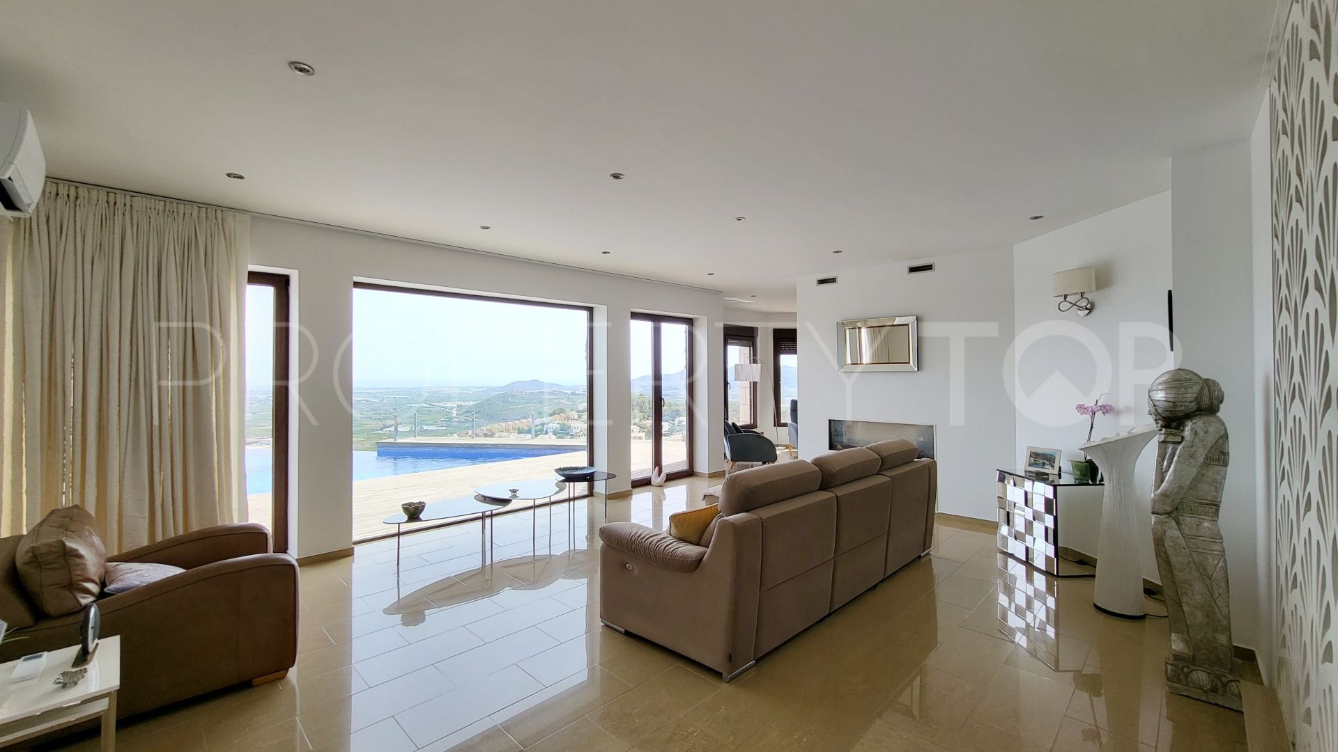 For sale Ador villa with 5 bedrooms