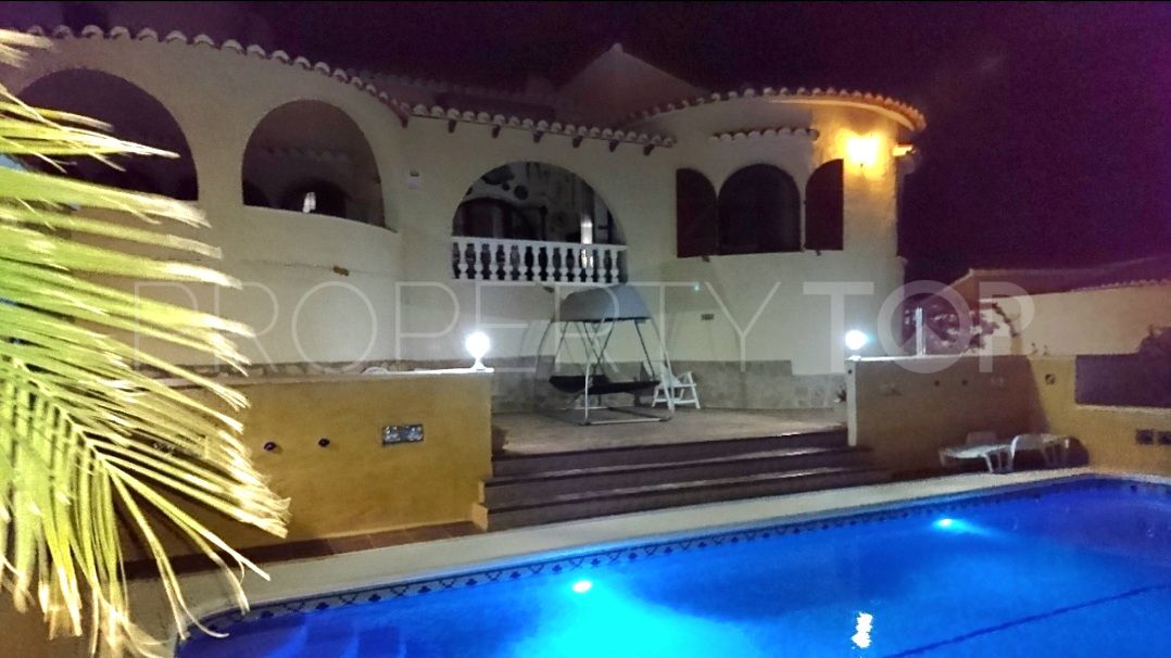 4 bedrooms villa in Cumbre del Sol for sale