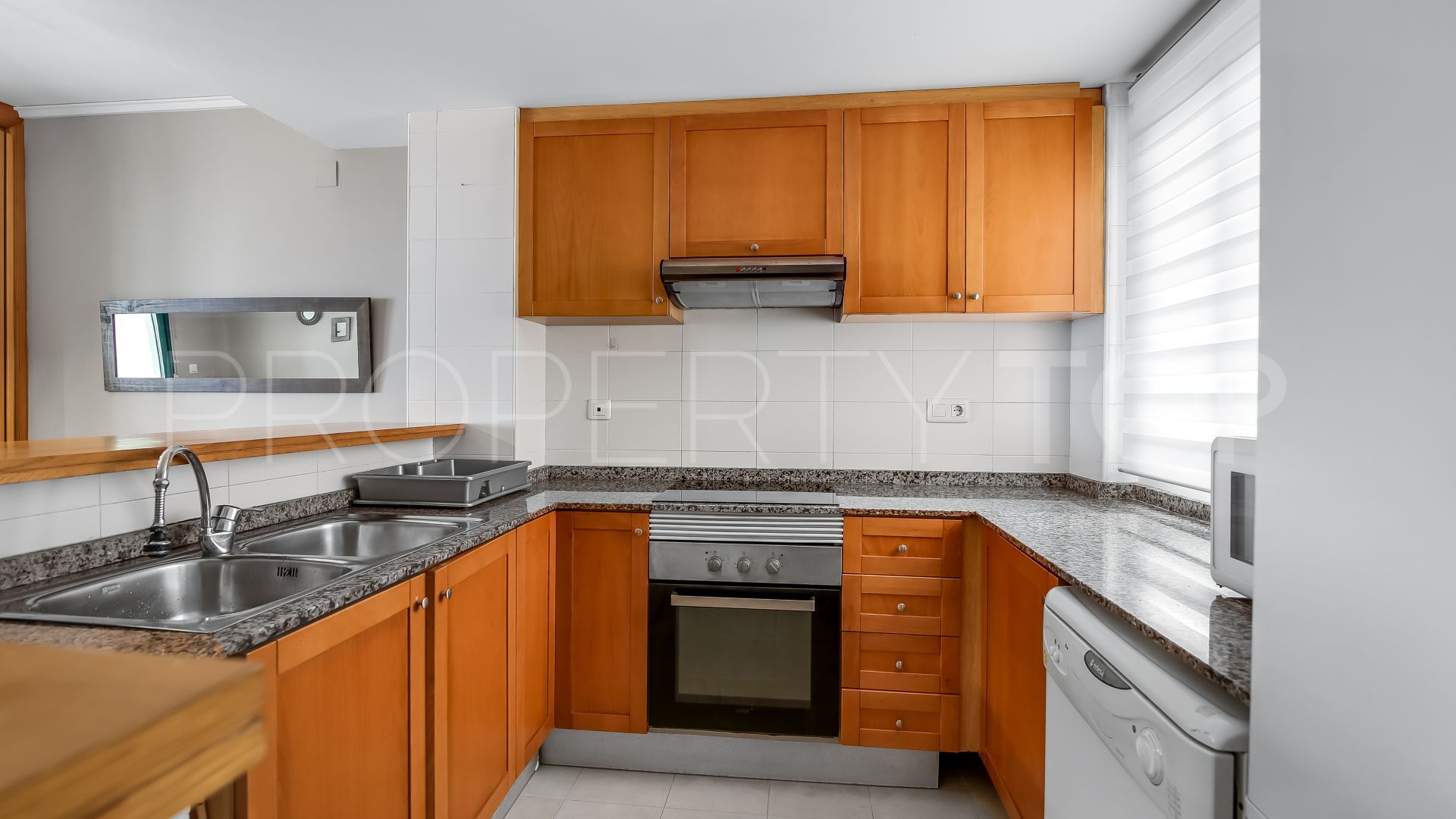 For sale 2 bedrooms apartment in Oliva