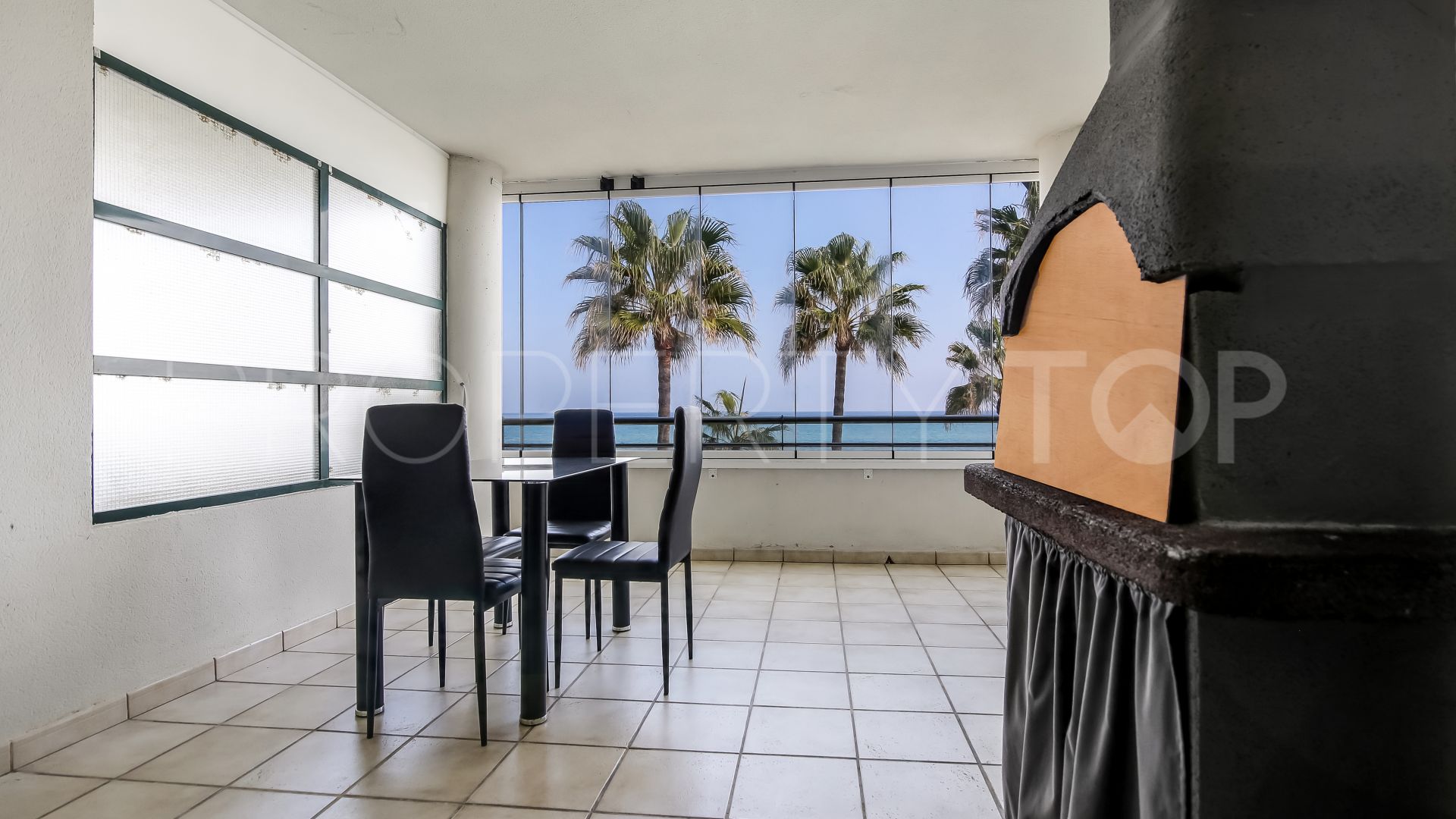 For sale 2 bedrooms apartment in Oliva
