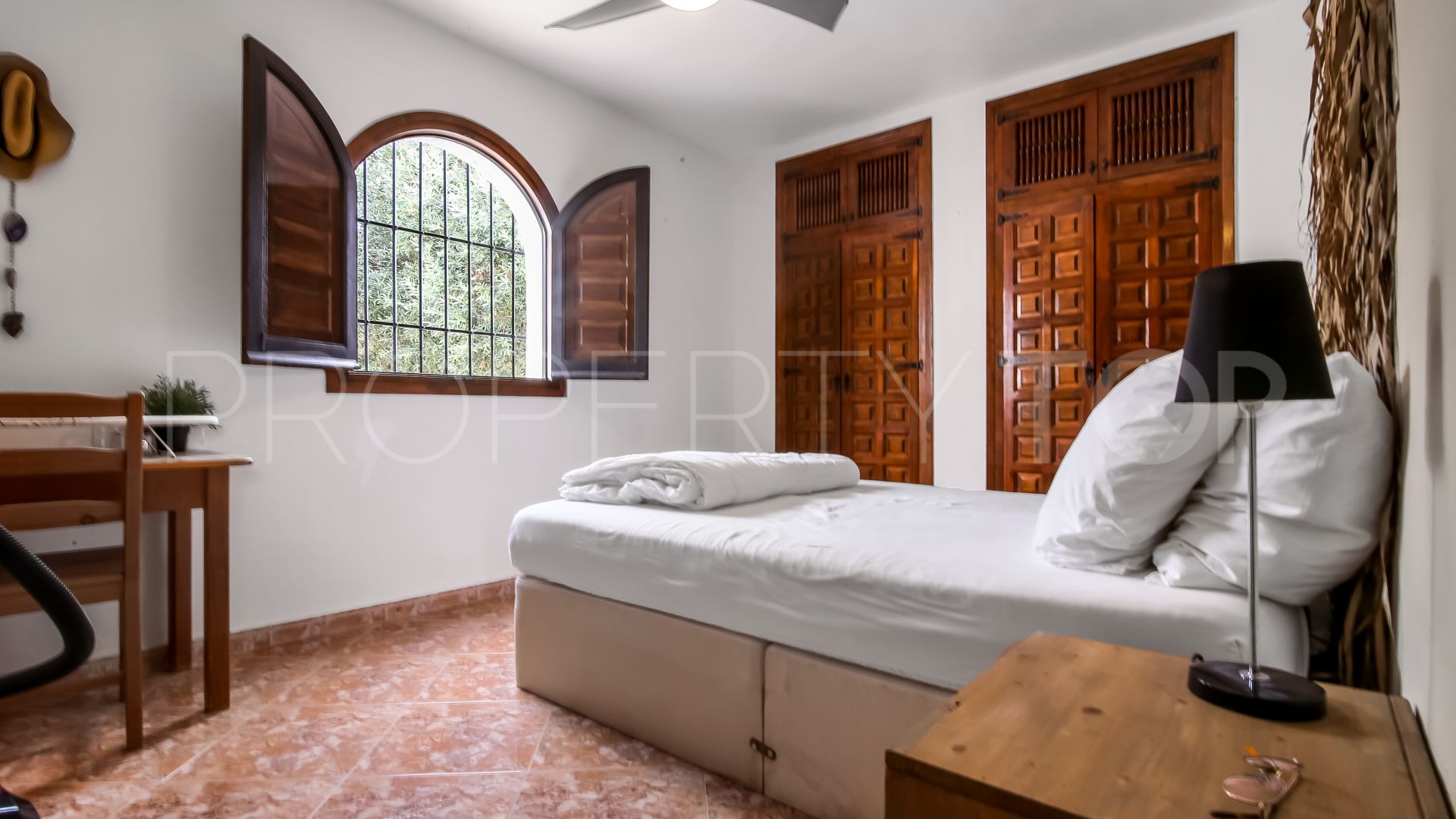 Villa a la venta de 4 dormitorios en Montgó