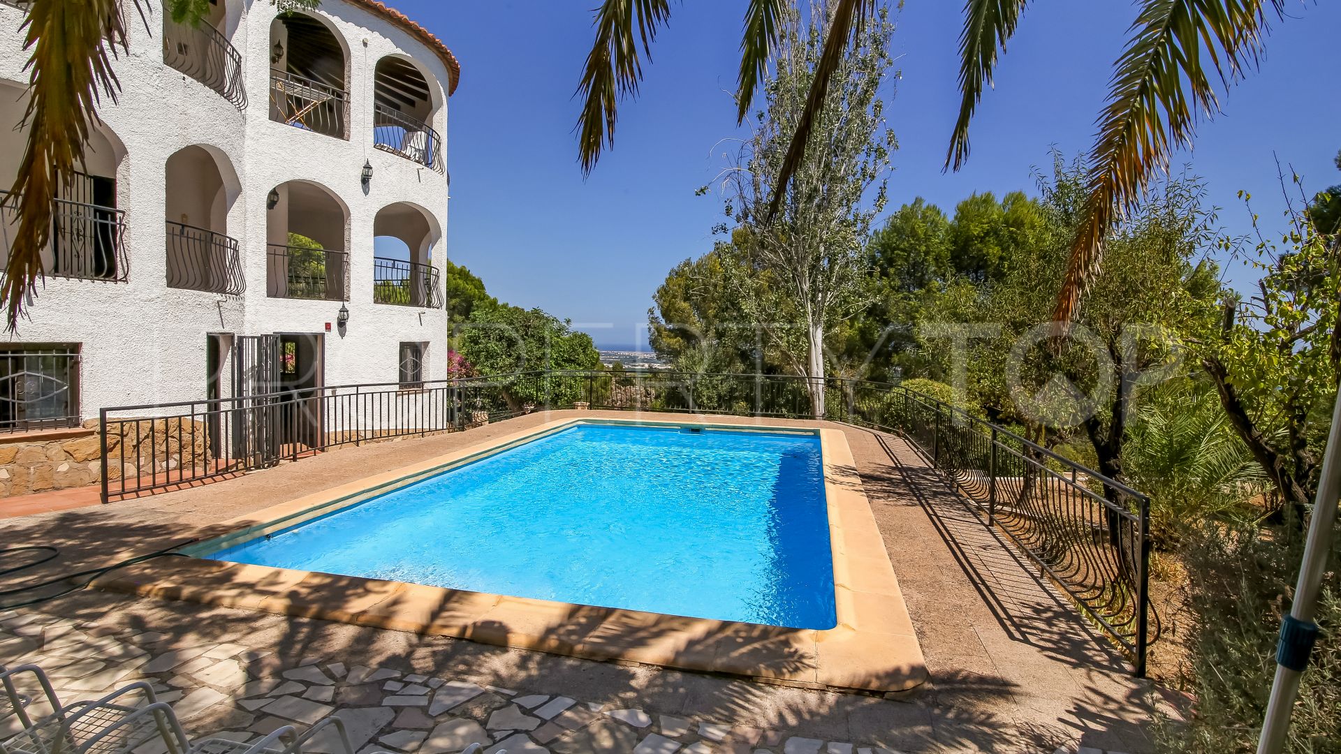 Villa in Oliva for sale