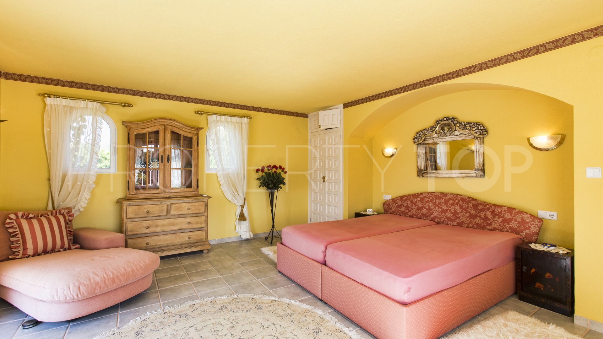 Villa en venta en Benissa con 6 dormitorios