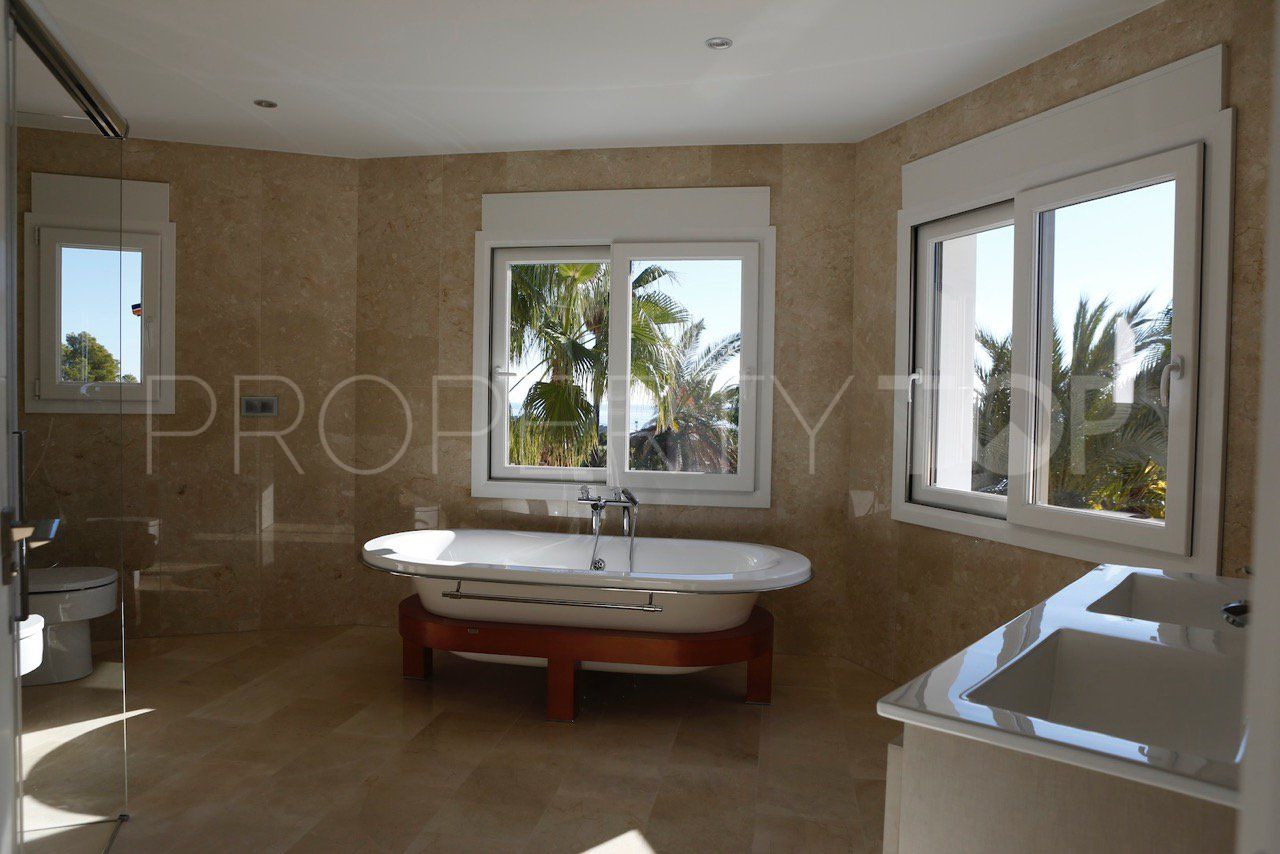 For sale Benissa villa with 4 bedrooms