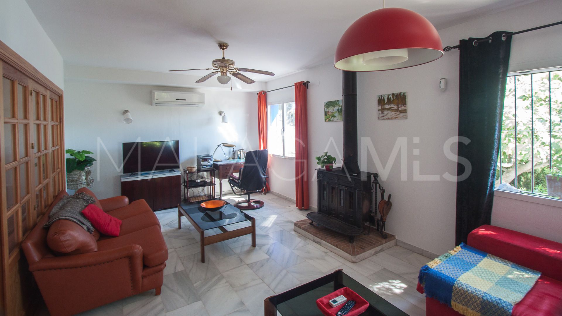 Finca de 4 bedrooms a la venta in Los Reales - Sierra Estepona