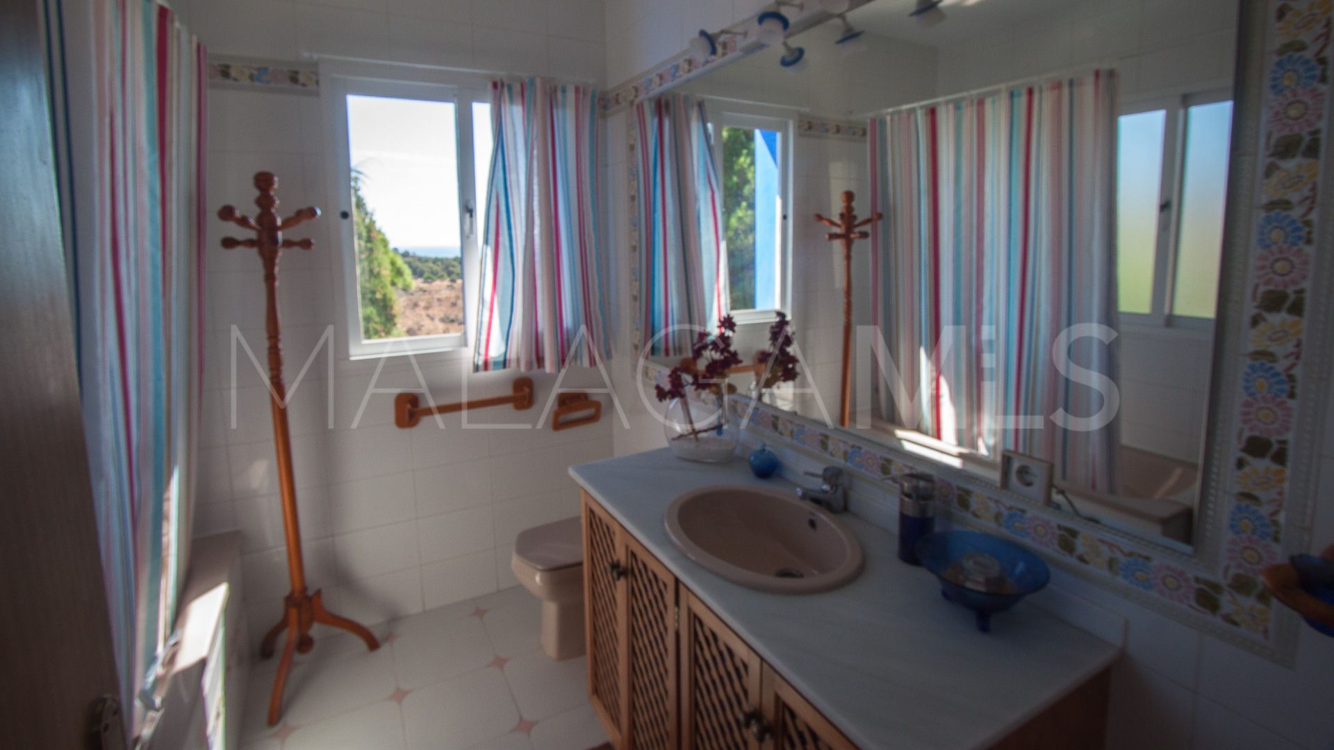 Finca for sale in Los Reales - Sierra Estepona