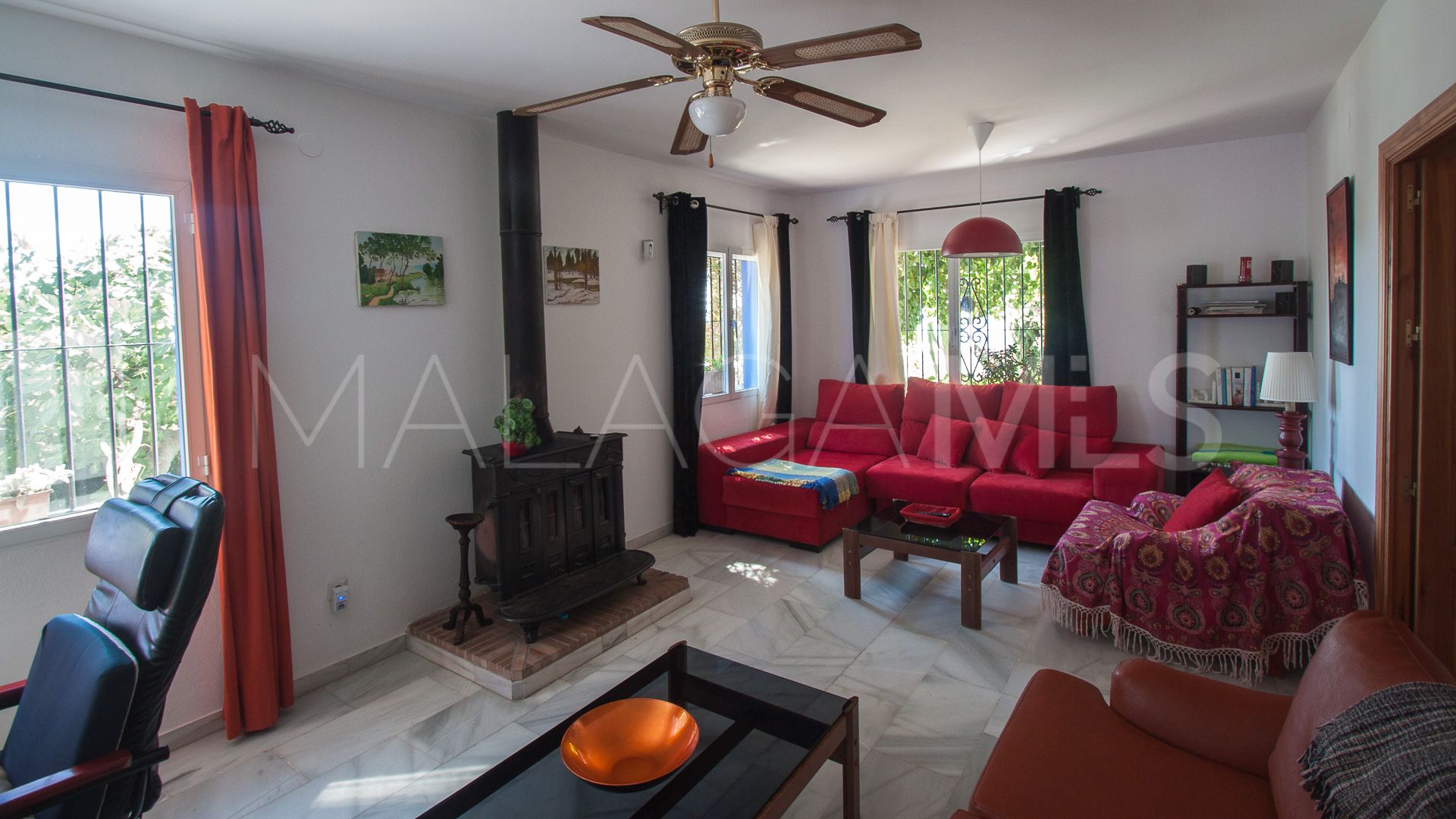 Finca de 4 bedrooms a la venta in Los Reales - Sierra Estepona