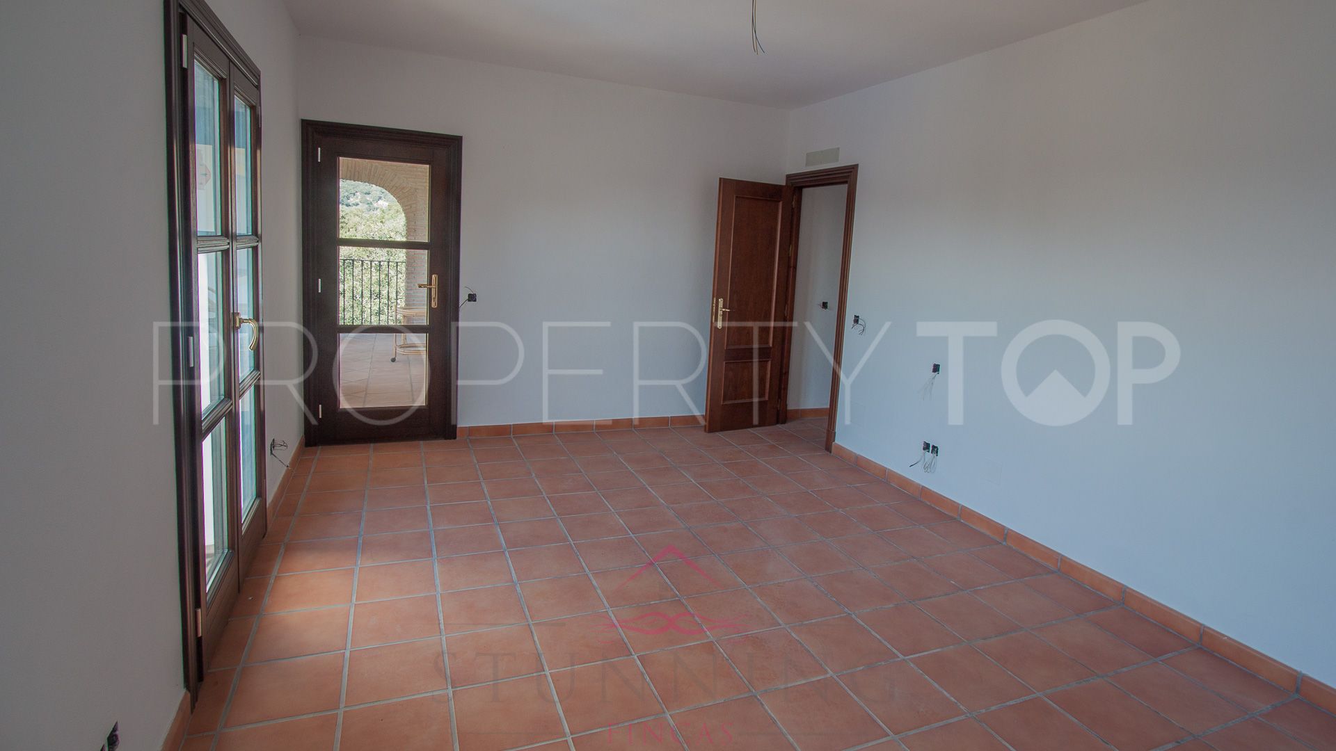 For sale finca in Casares Montaña with 4 bedrooms
