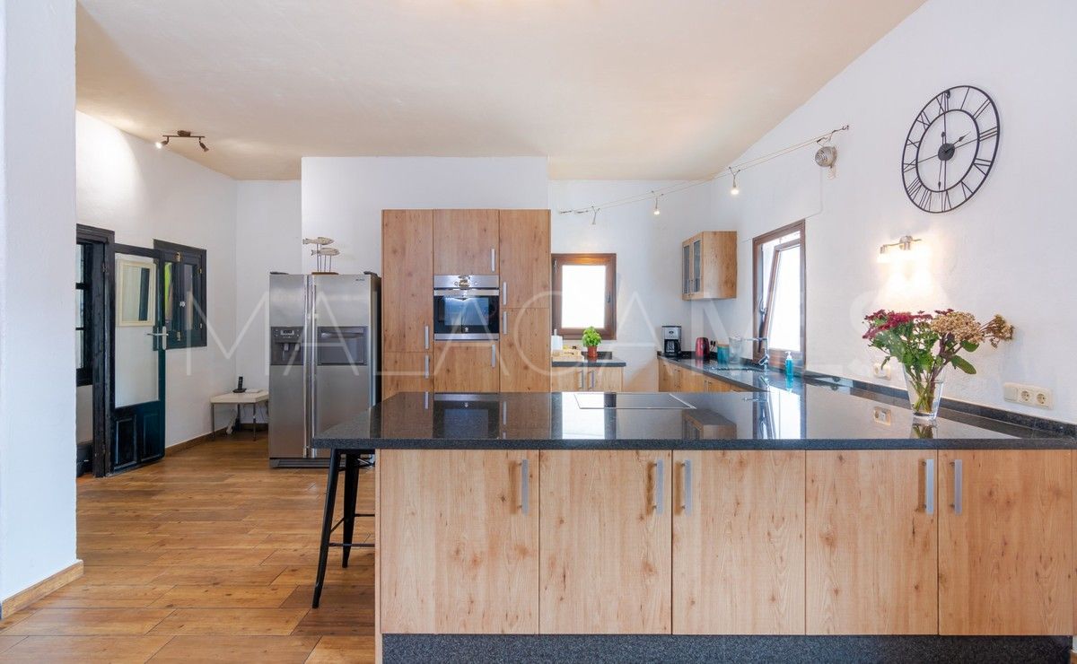 Buy casa with 4 bedrooms in Pueblo