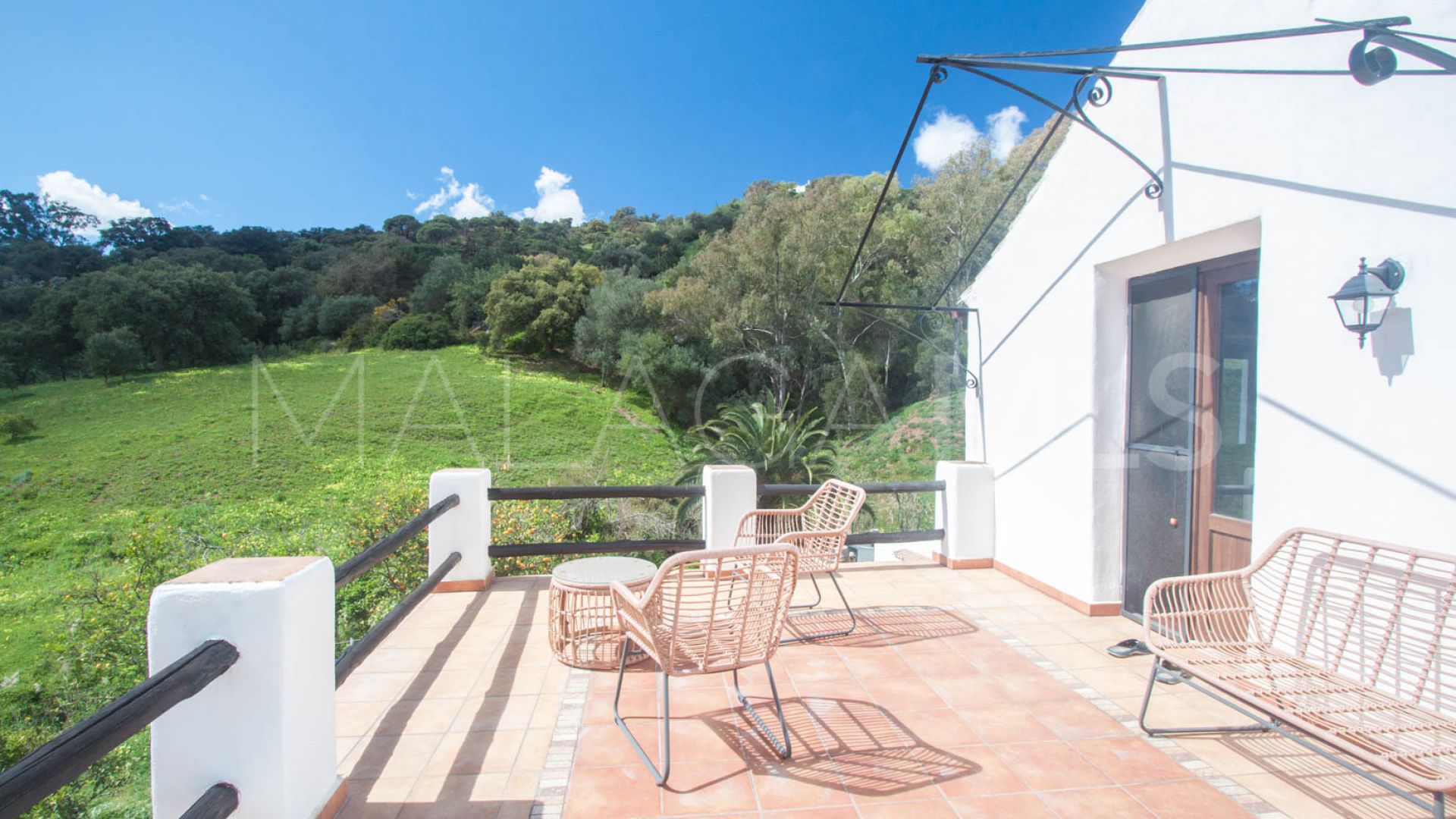 Finca for sale in Casares