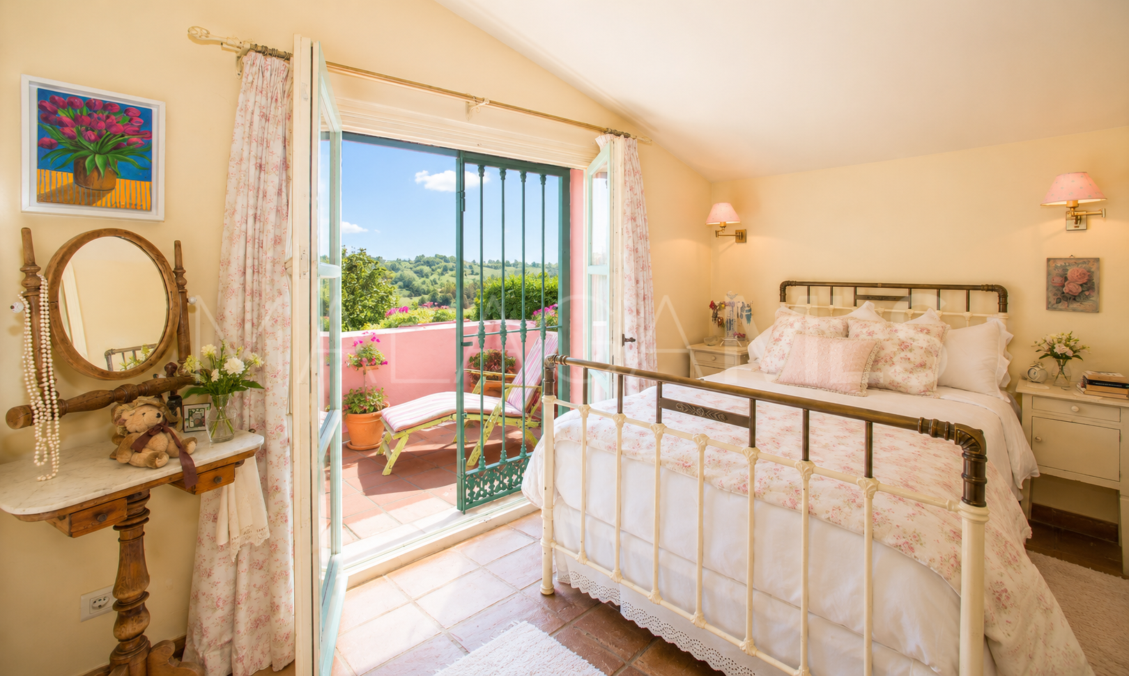 Finca for sale in Estepona