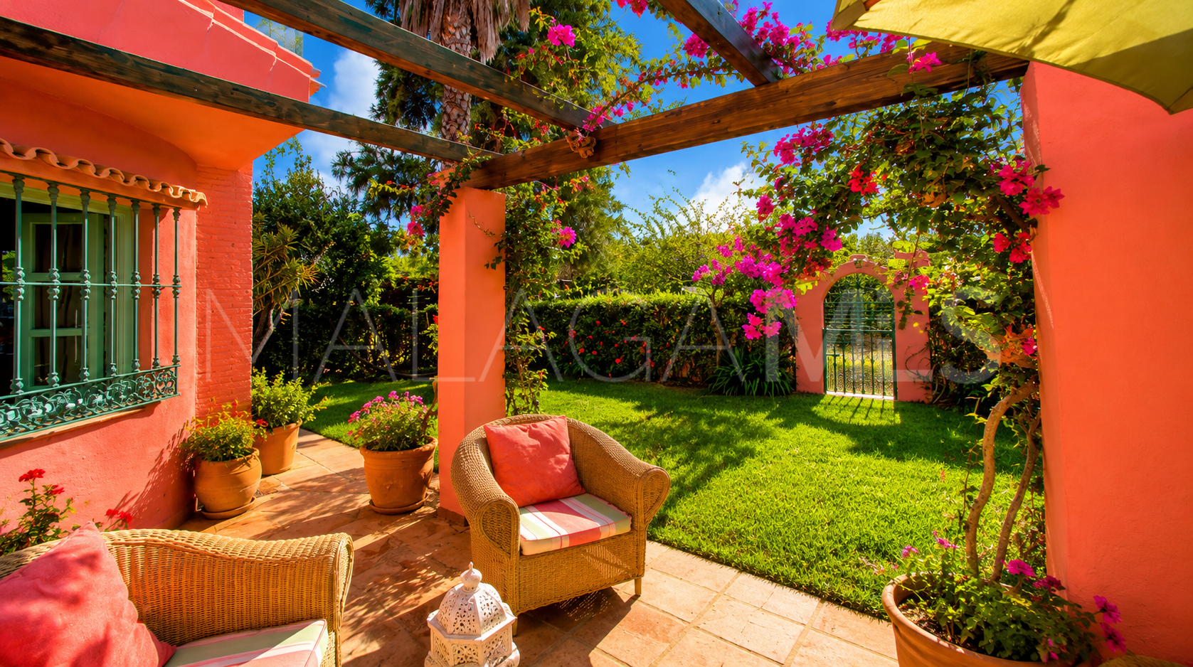 Finca for sale in Estepona