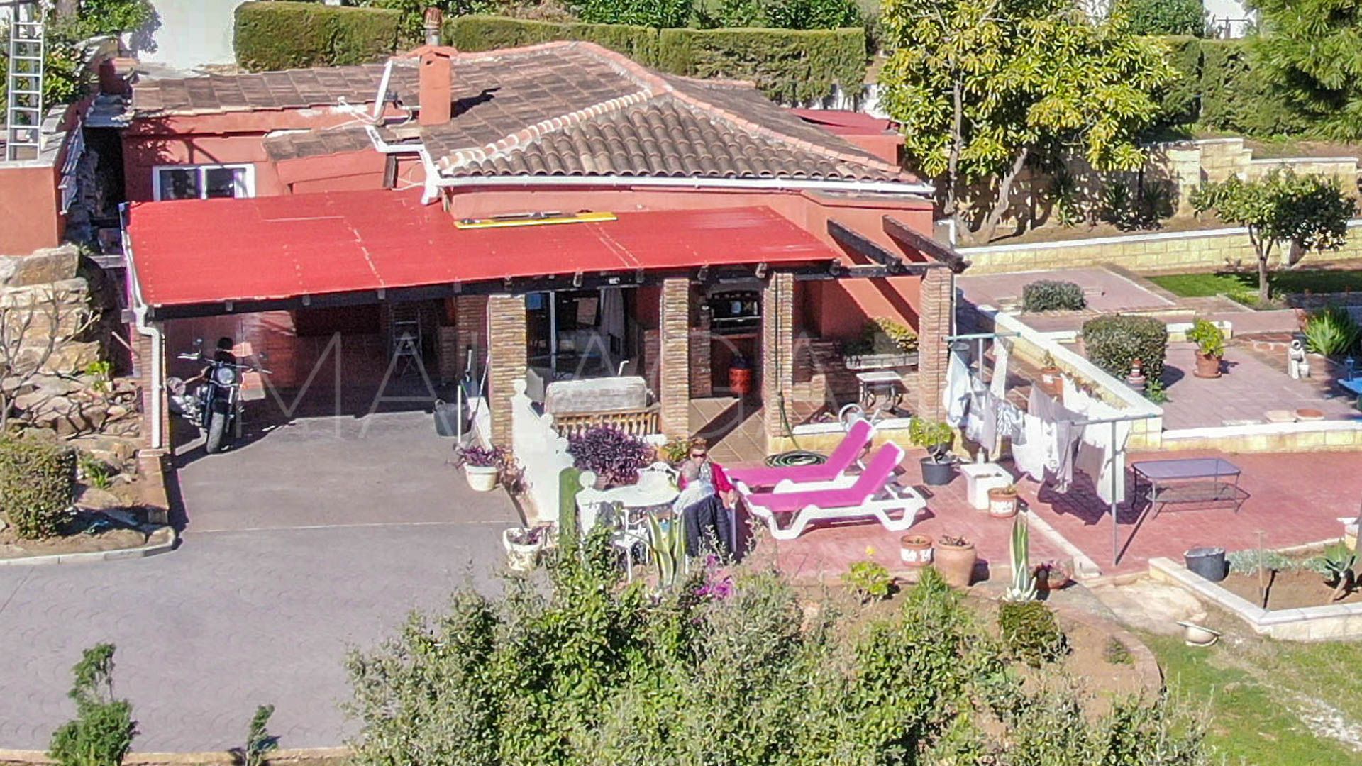 Finca for sale in Estepona