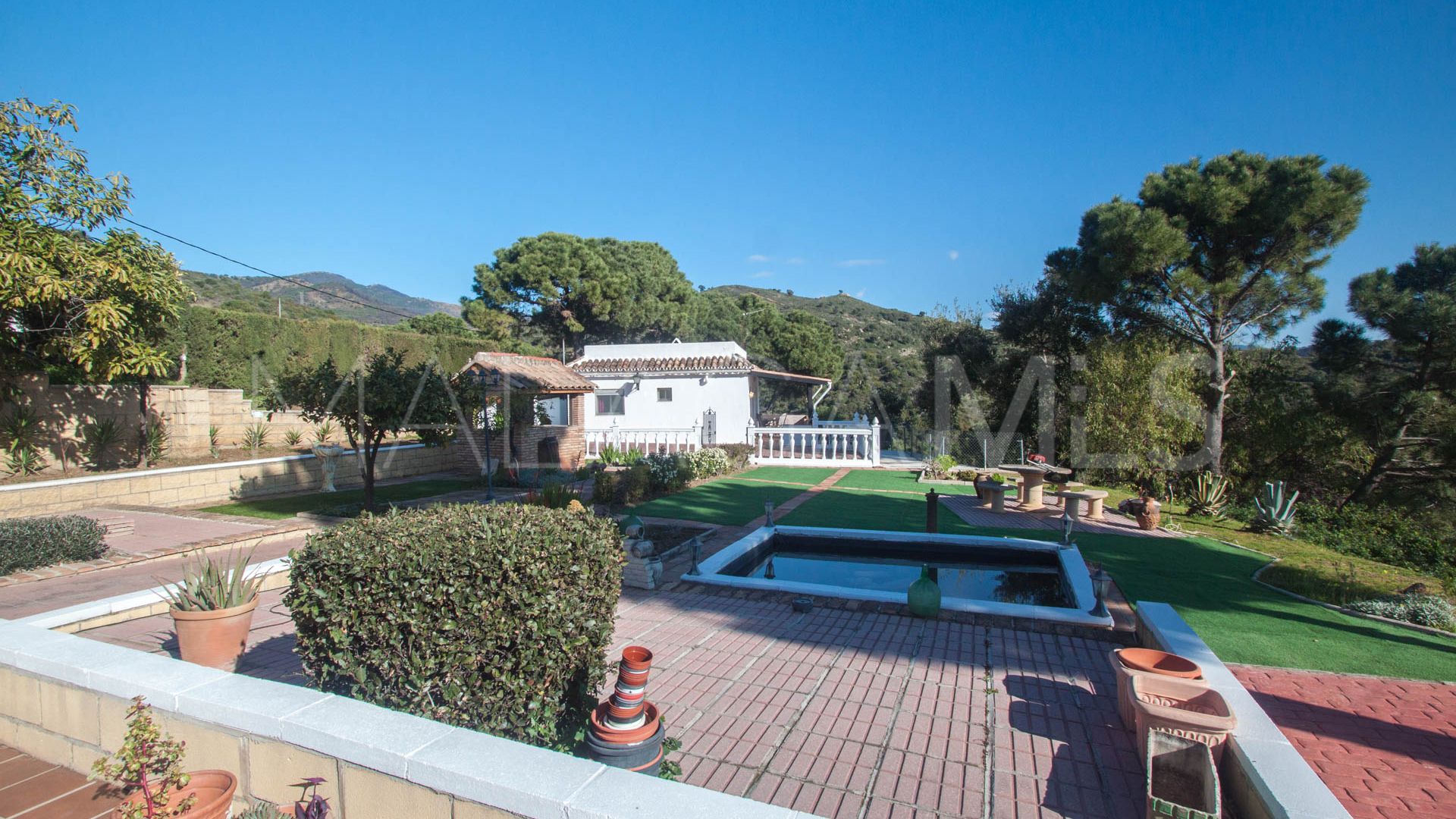 Finca for sale in Estepona