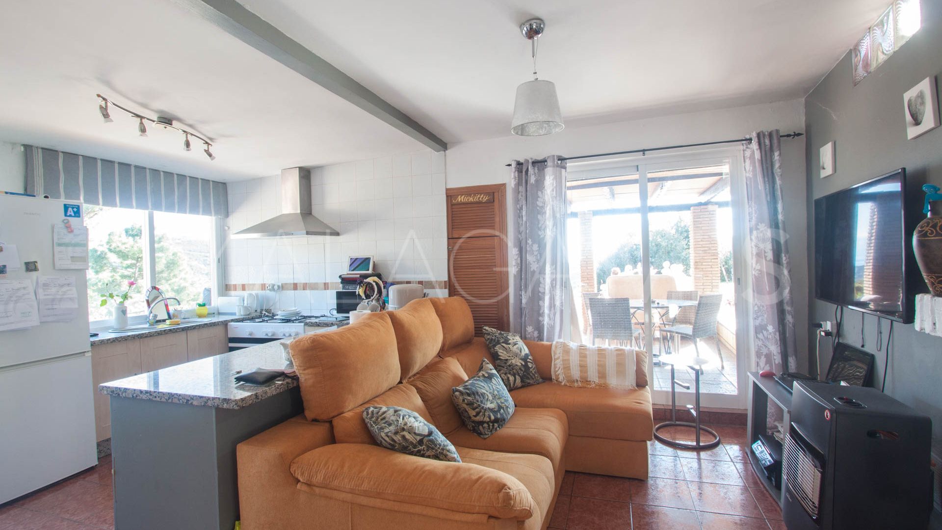 Finca for sale in Estepona