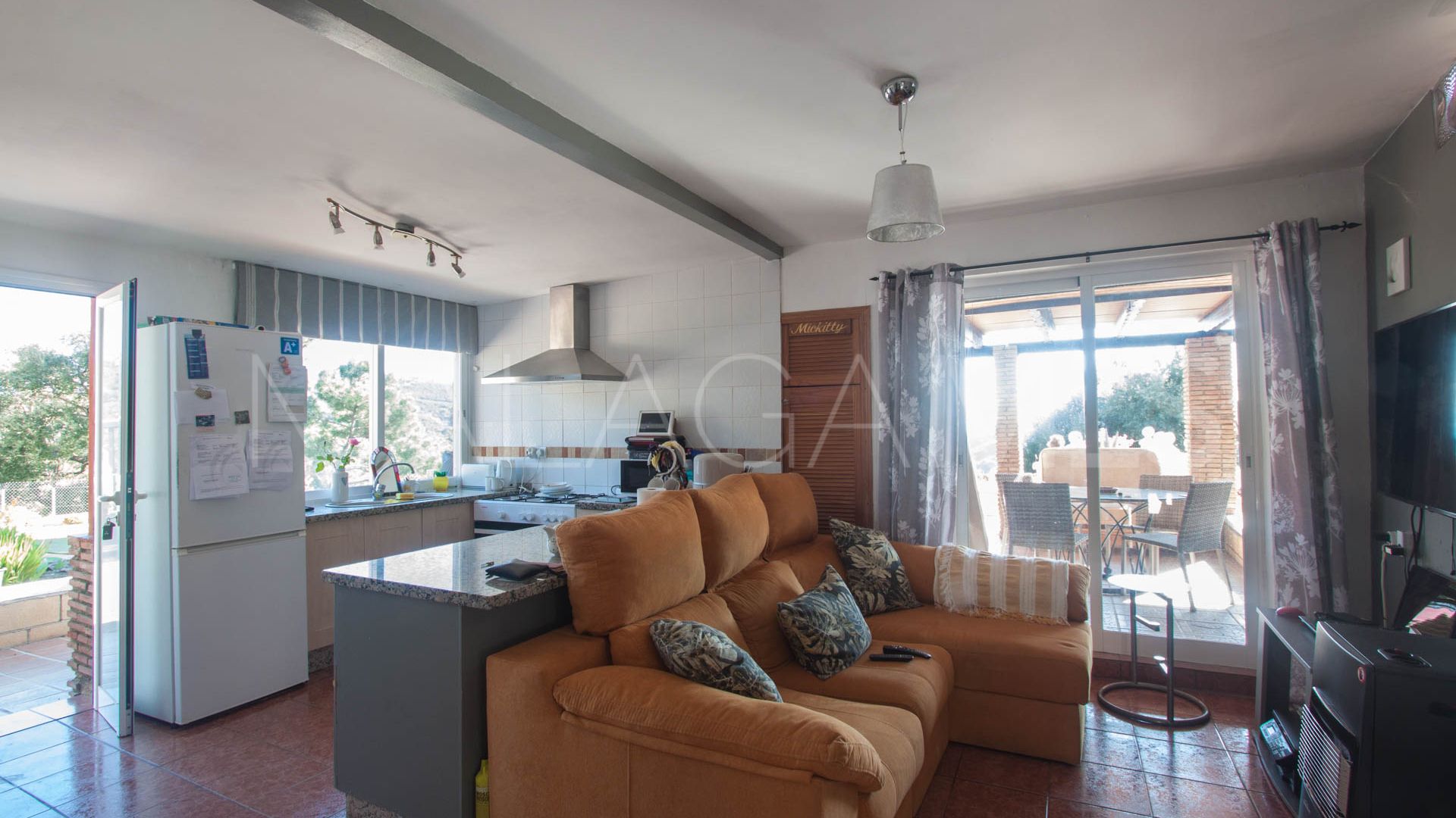 Finca for sale in Estepona