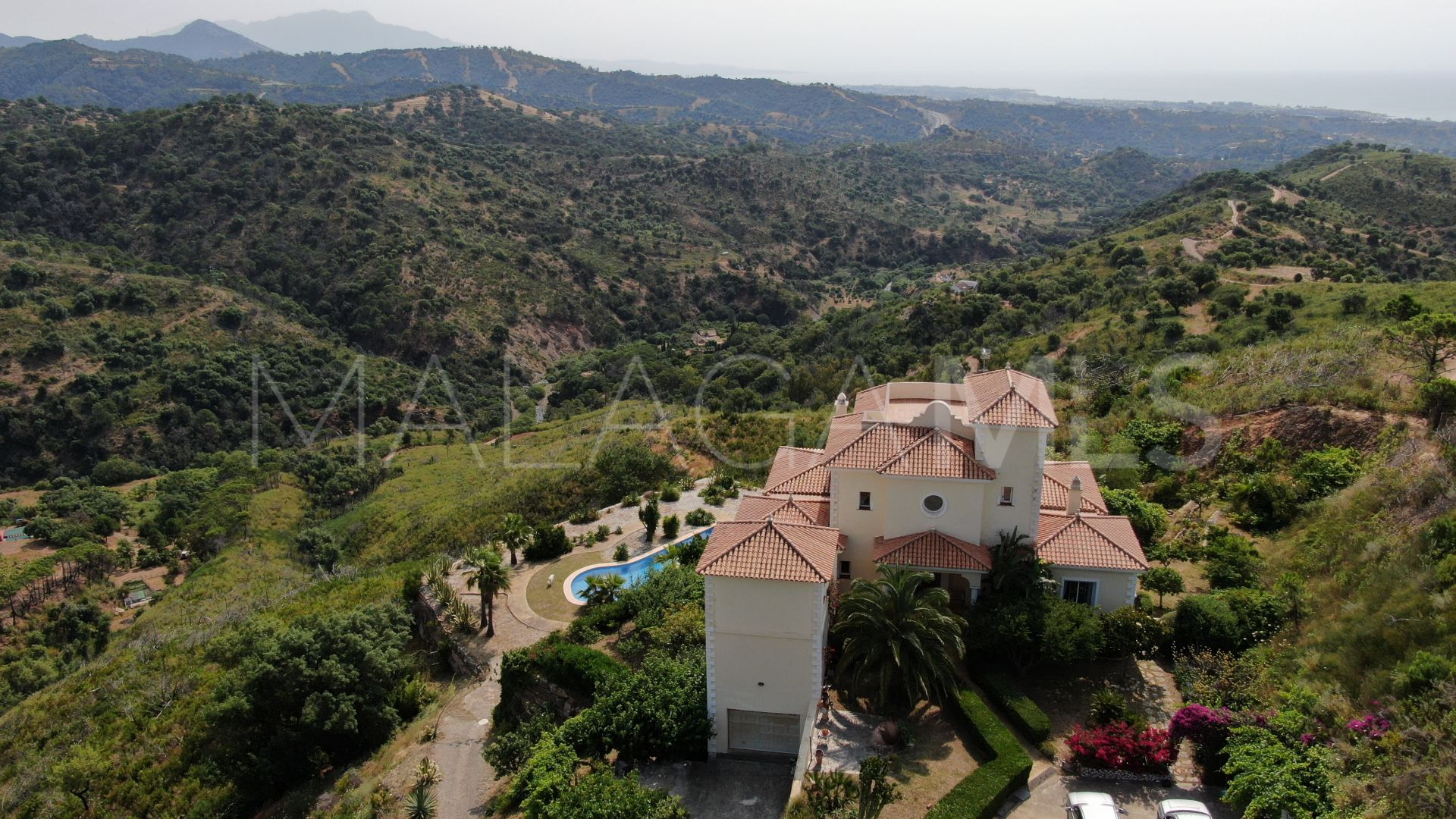 Estepona, finca a la venta with 7 bedrooms