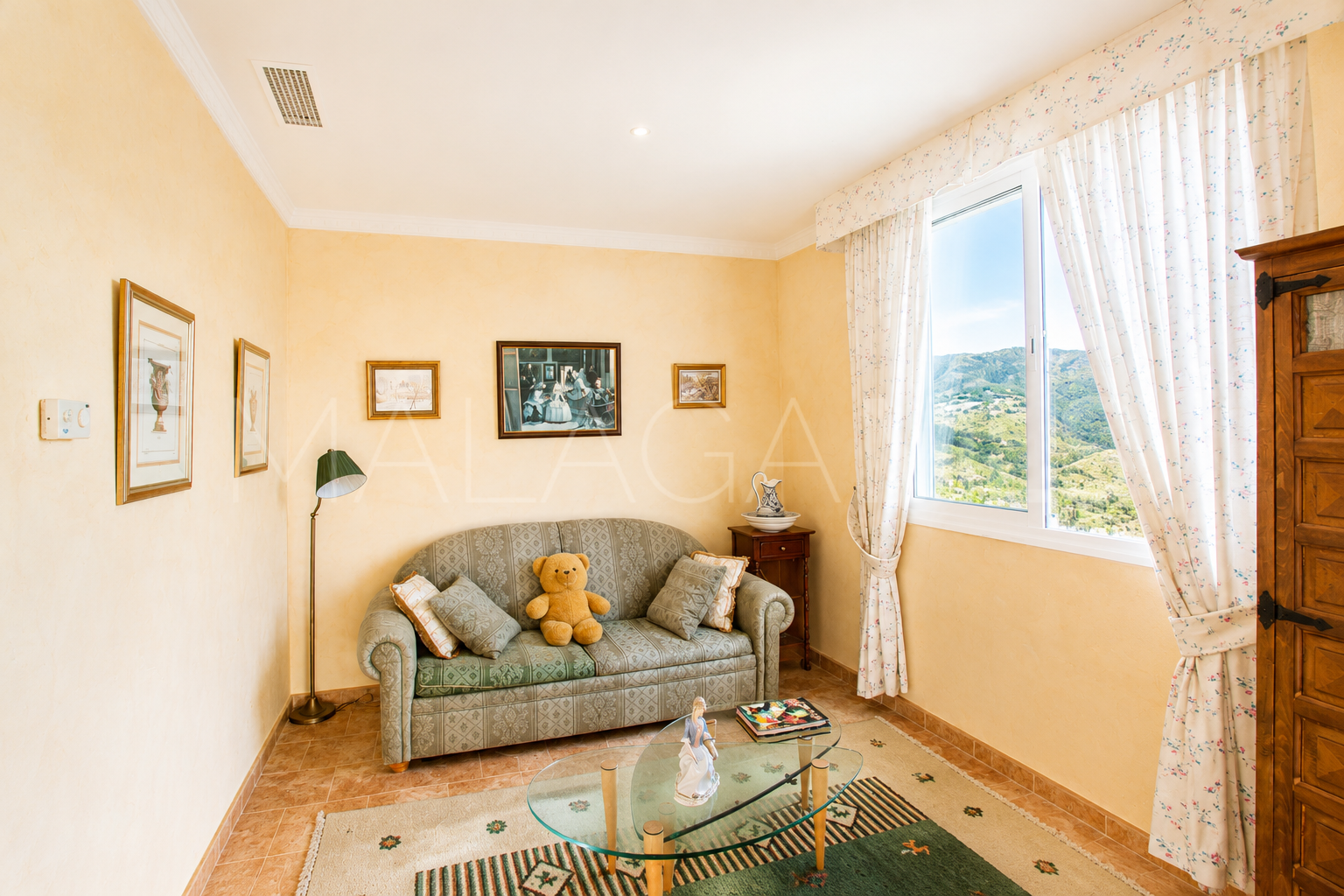 Finca with 7 bedrooms for sale in Estepona