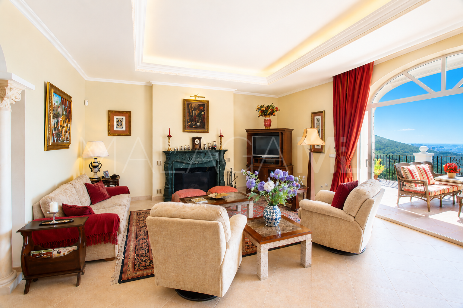 Finca with 7 bedrooms for sale in Estepona