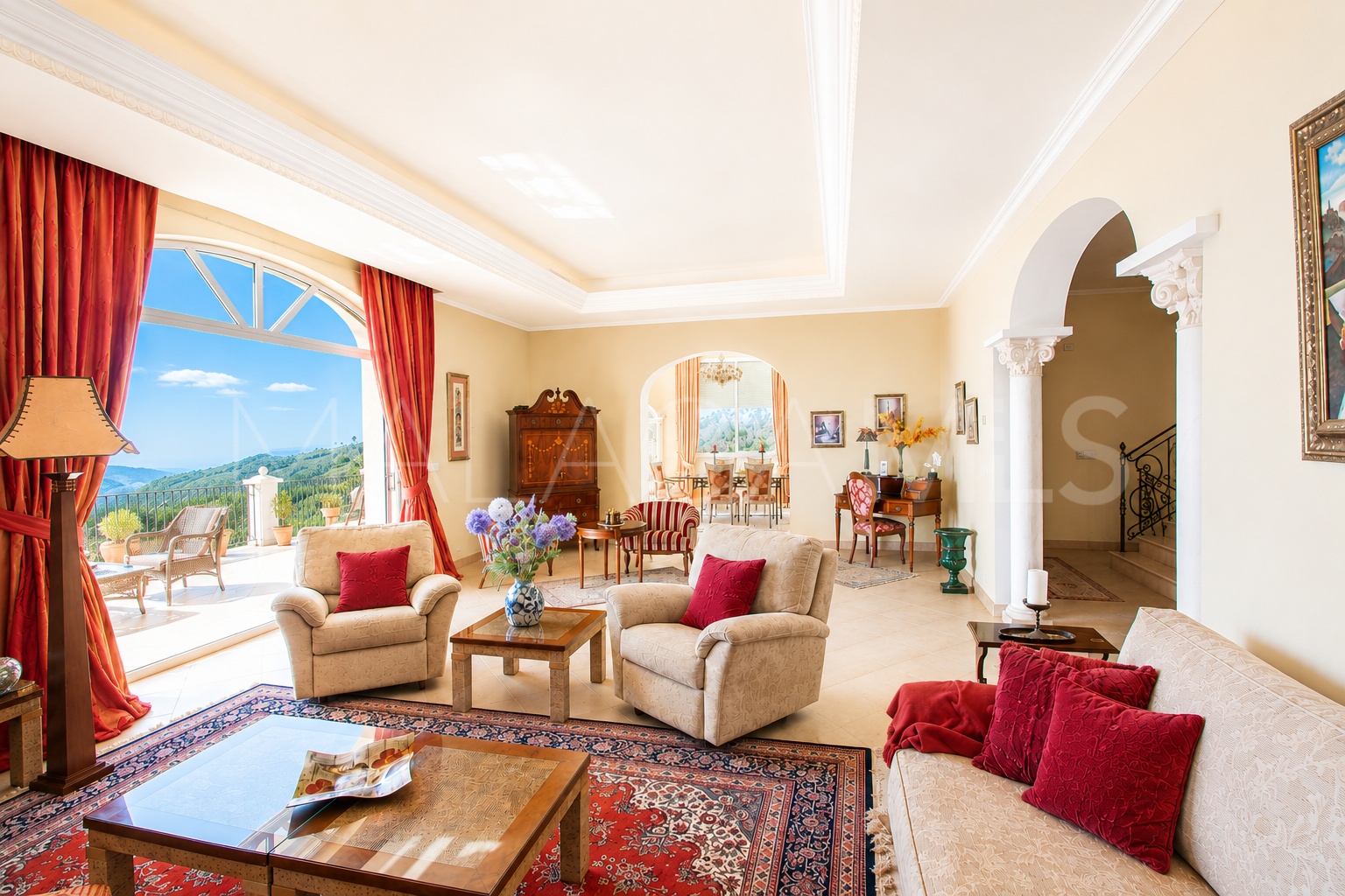 Finca with 7 bedrooms for sale in Estepona