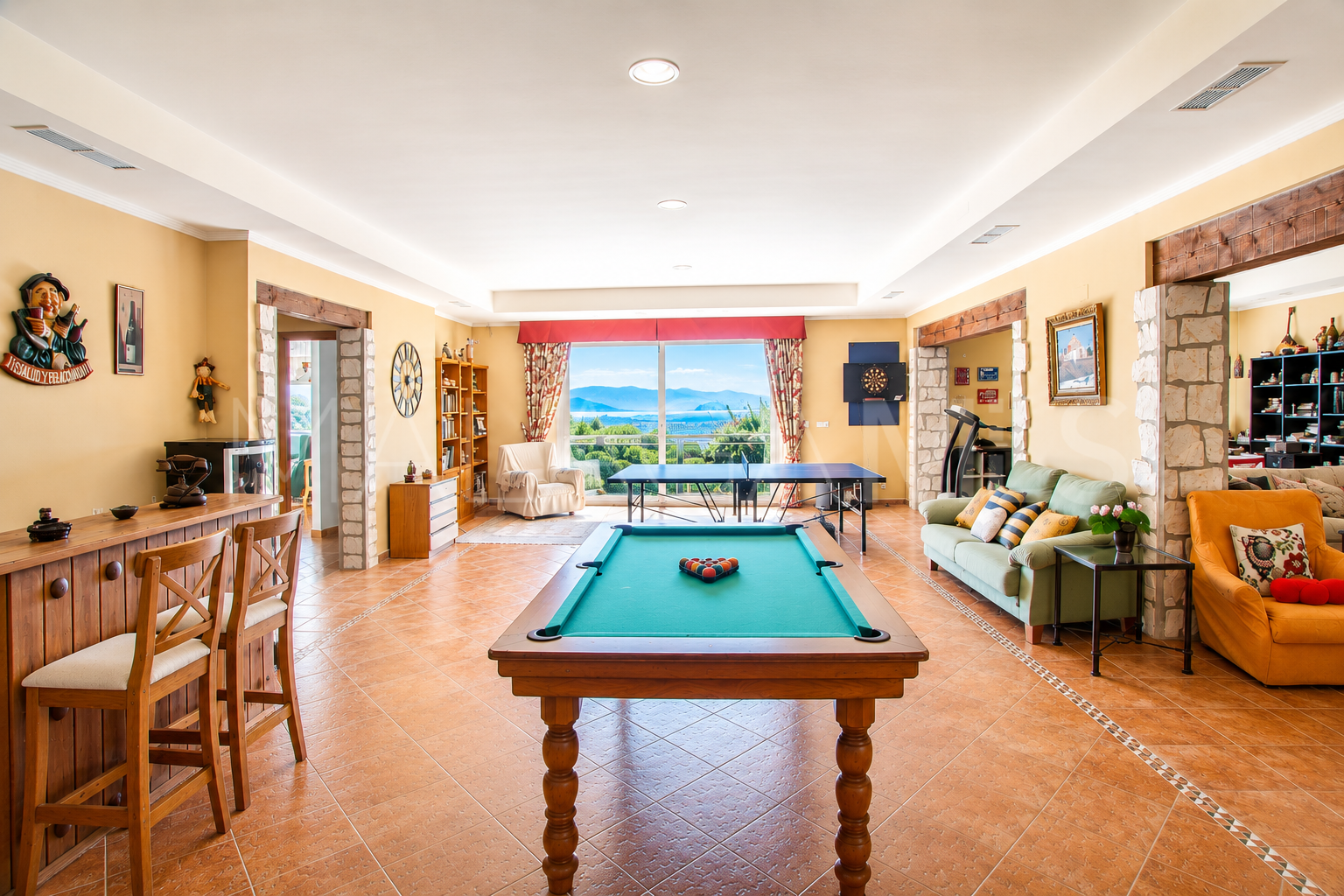 Finca with 7 bedrooms for sale in Estepona