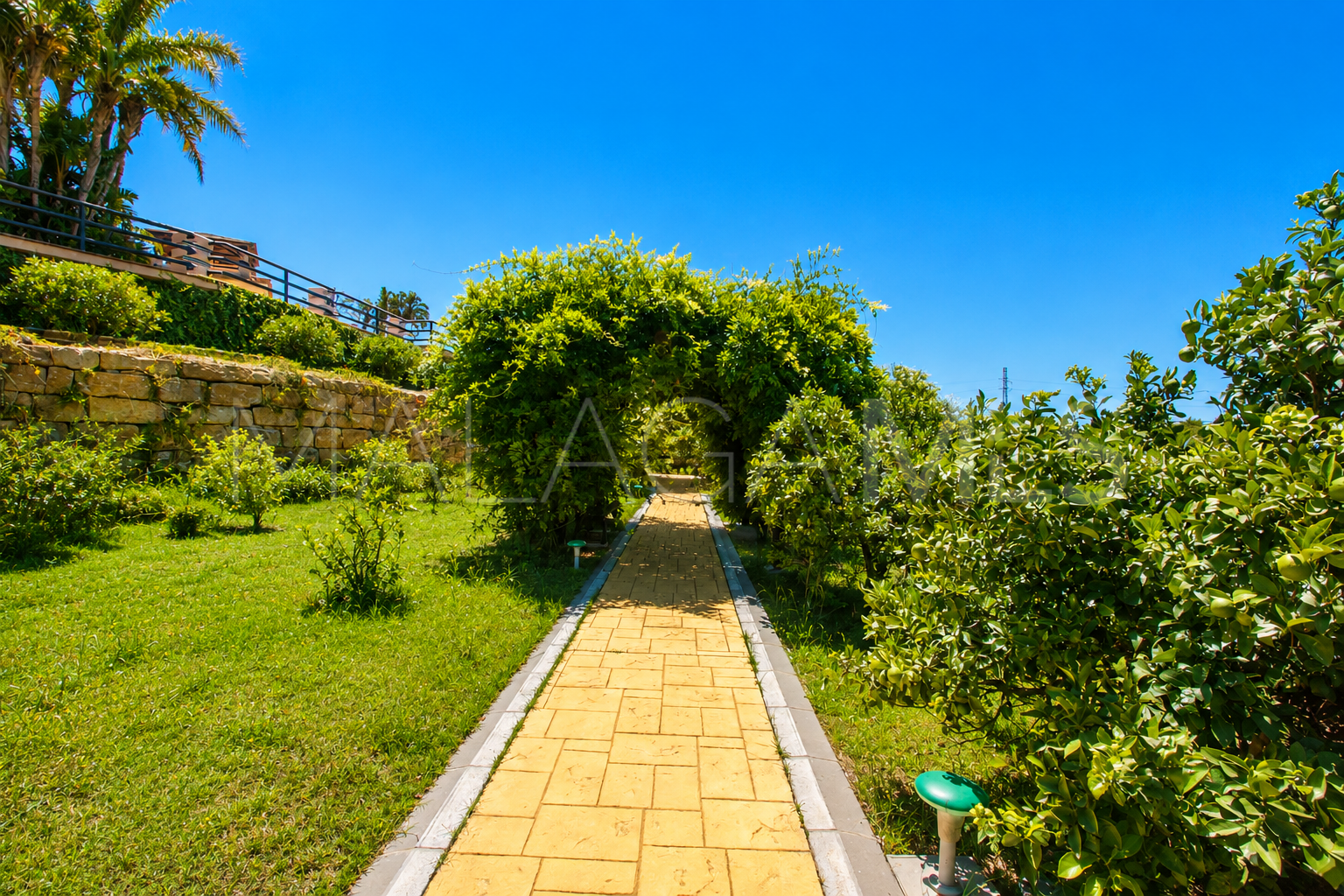 Finca for sale in Estepona