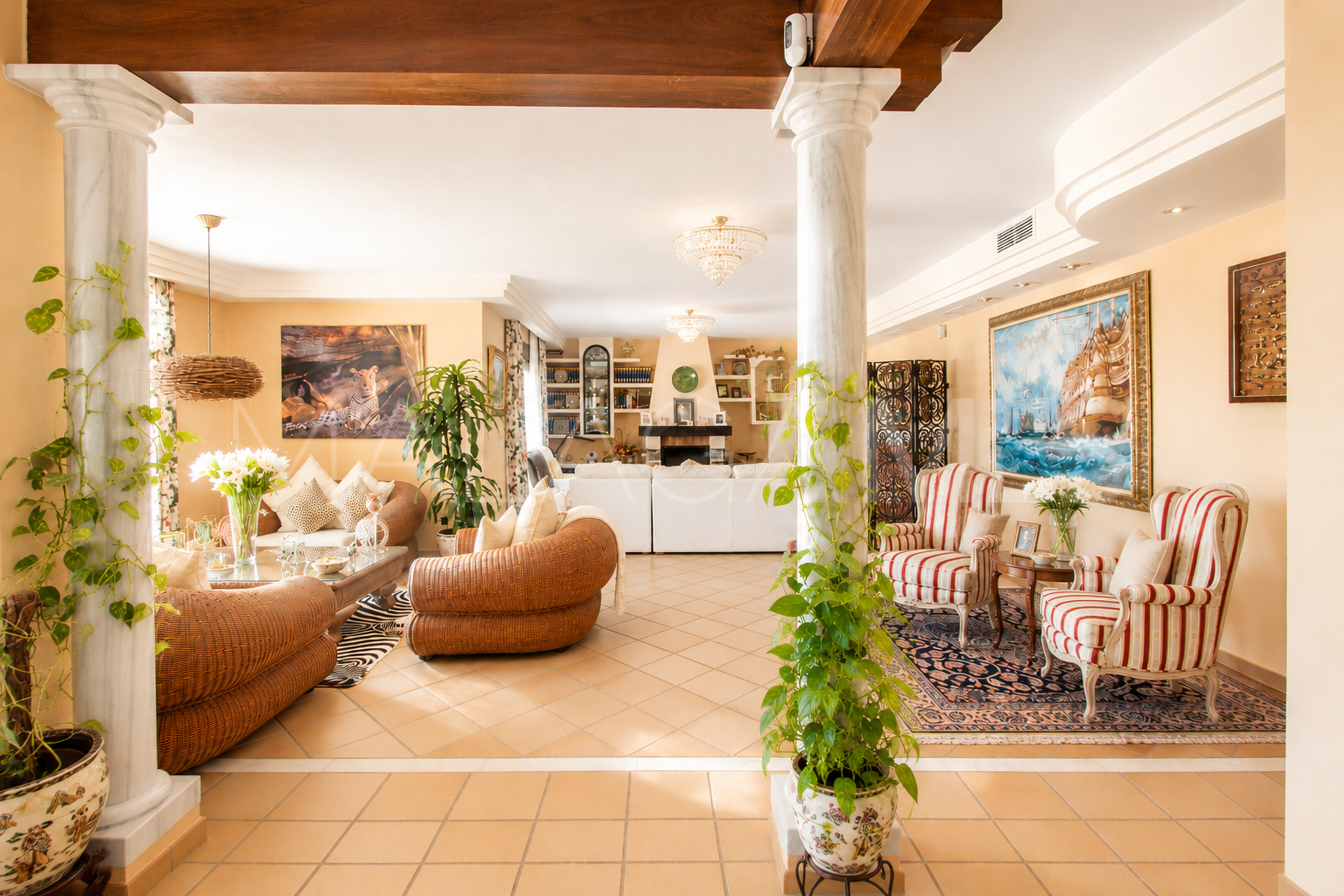 Finca for sale in Estepona