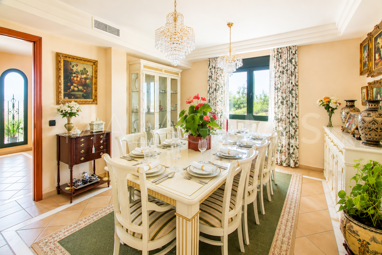 Finca for sale in Estepona