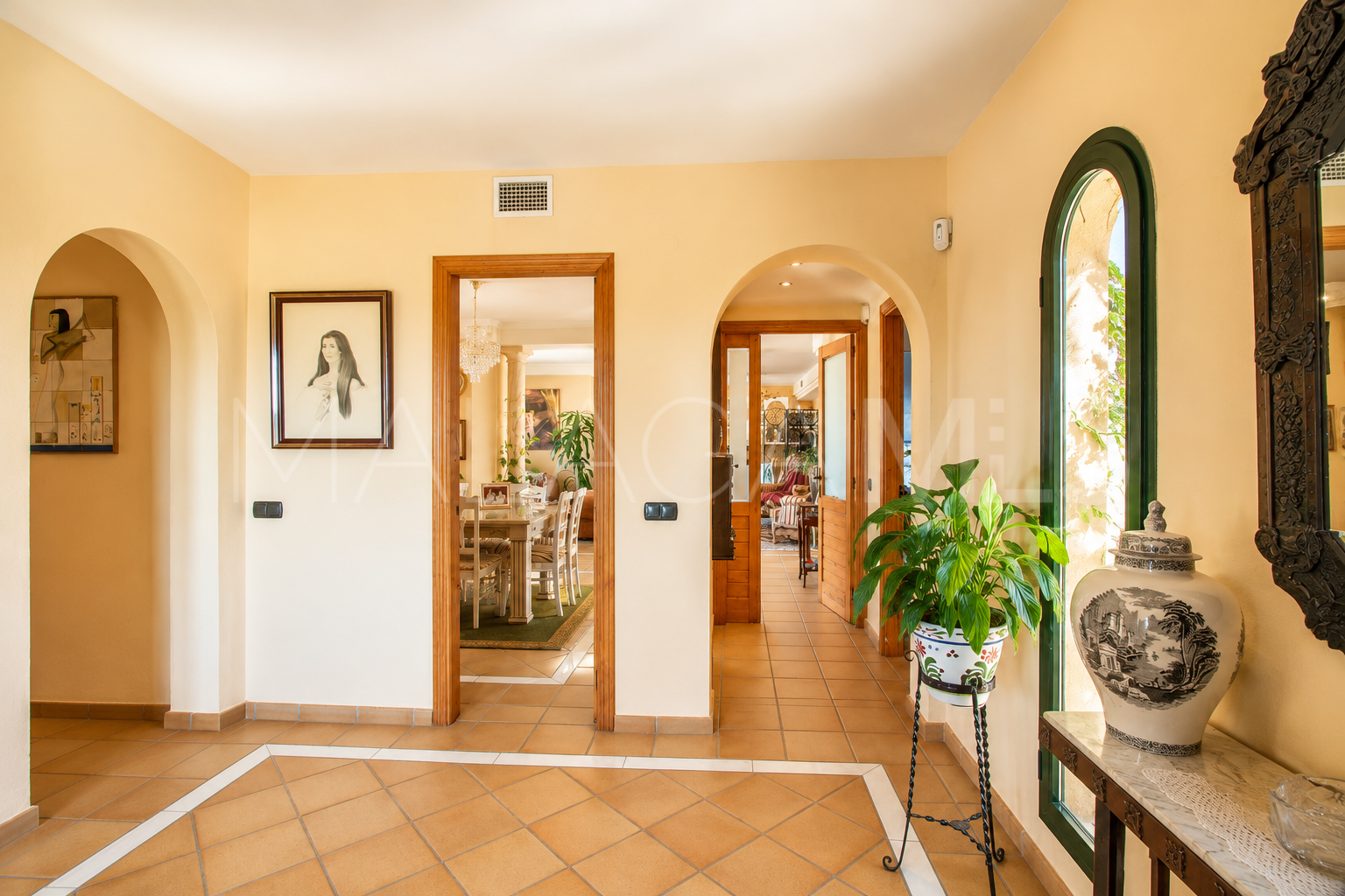 Finca for sale in Estepona