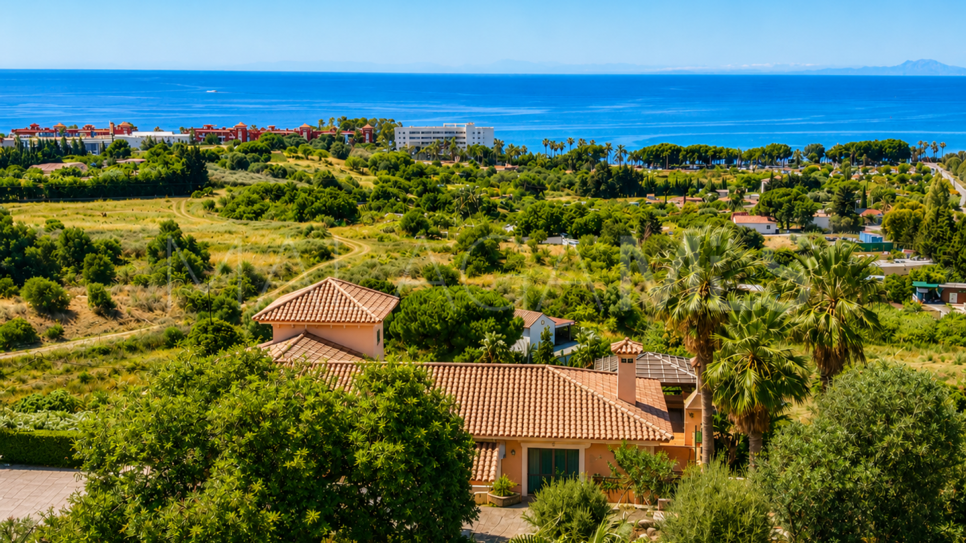 Finca for sale in Estepona
