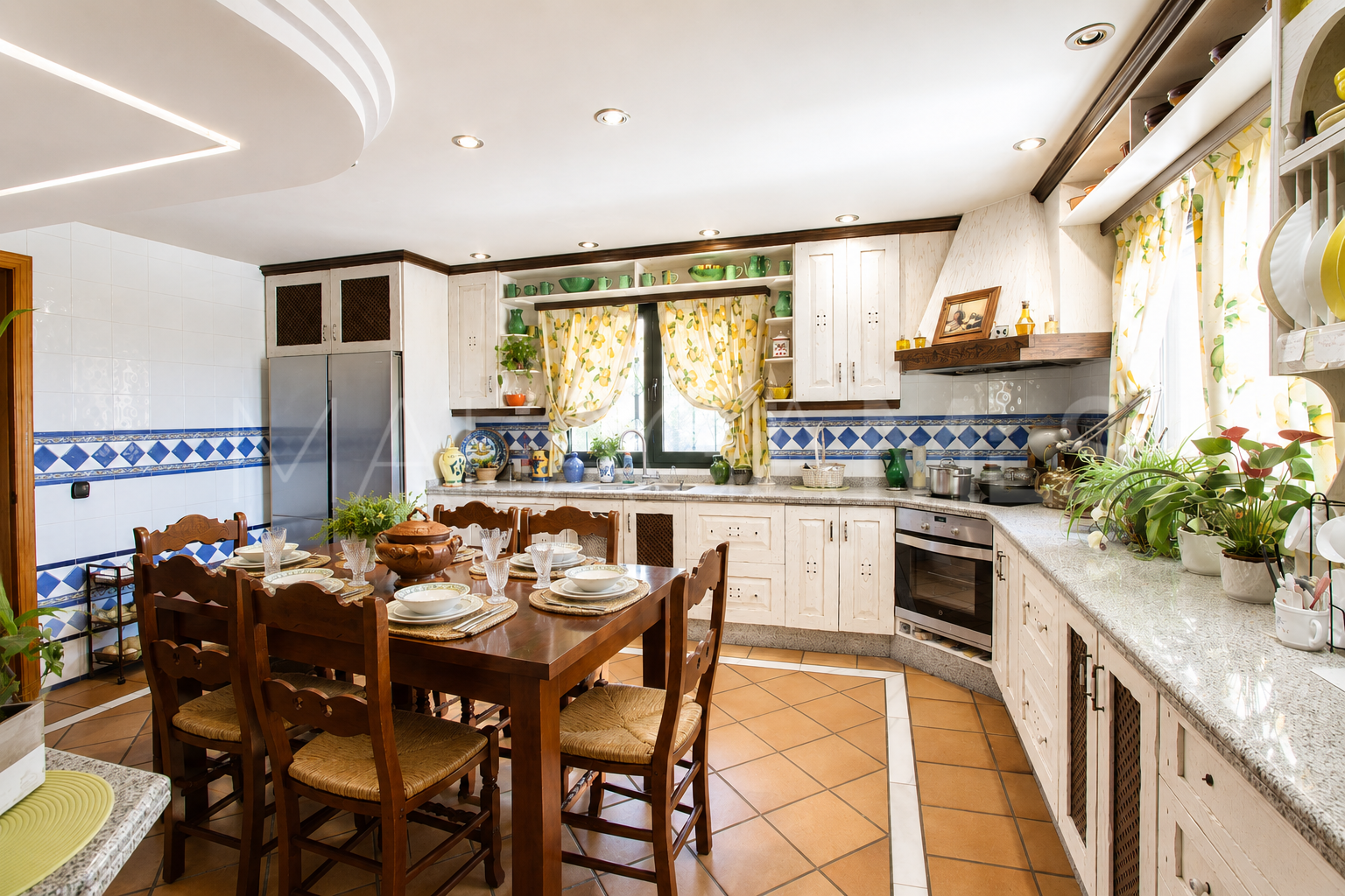 Finca for sale in Estepona