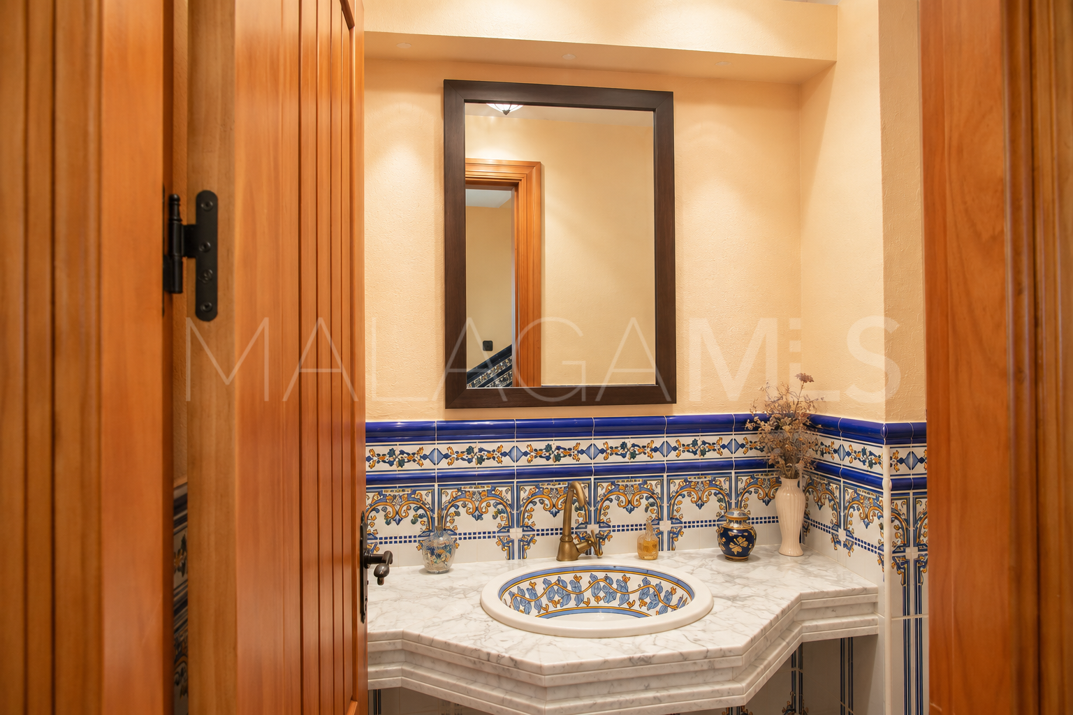 Finca for sale in Estepona