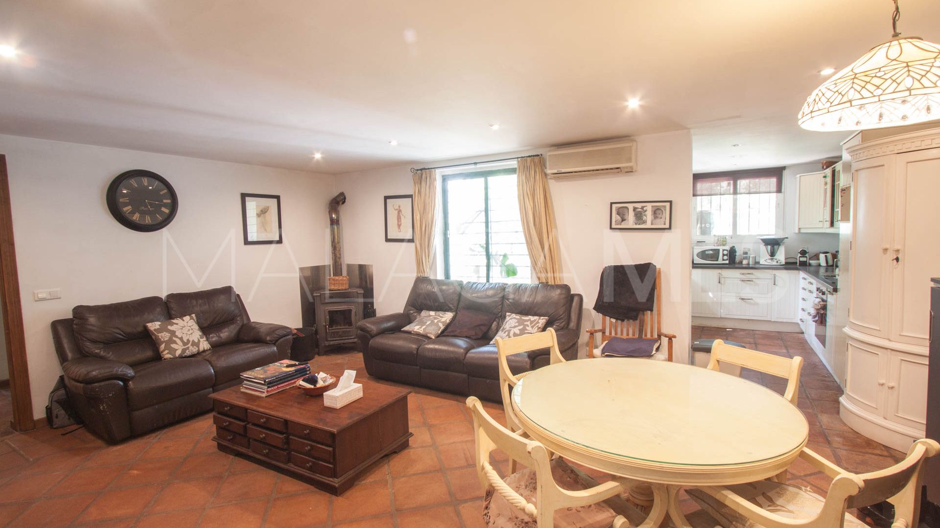 Buy finca de 3 bedrooms in Casares