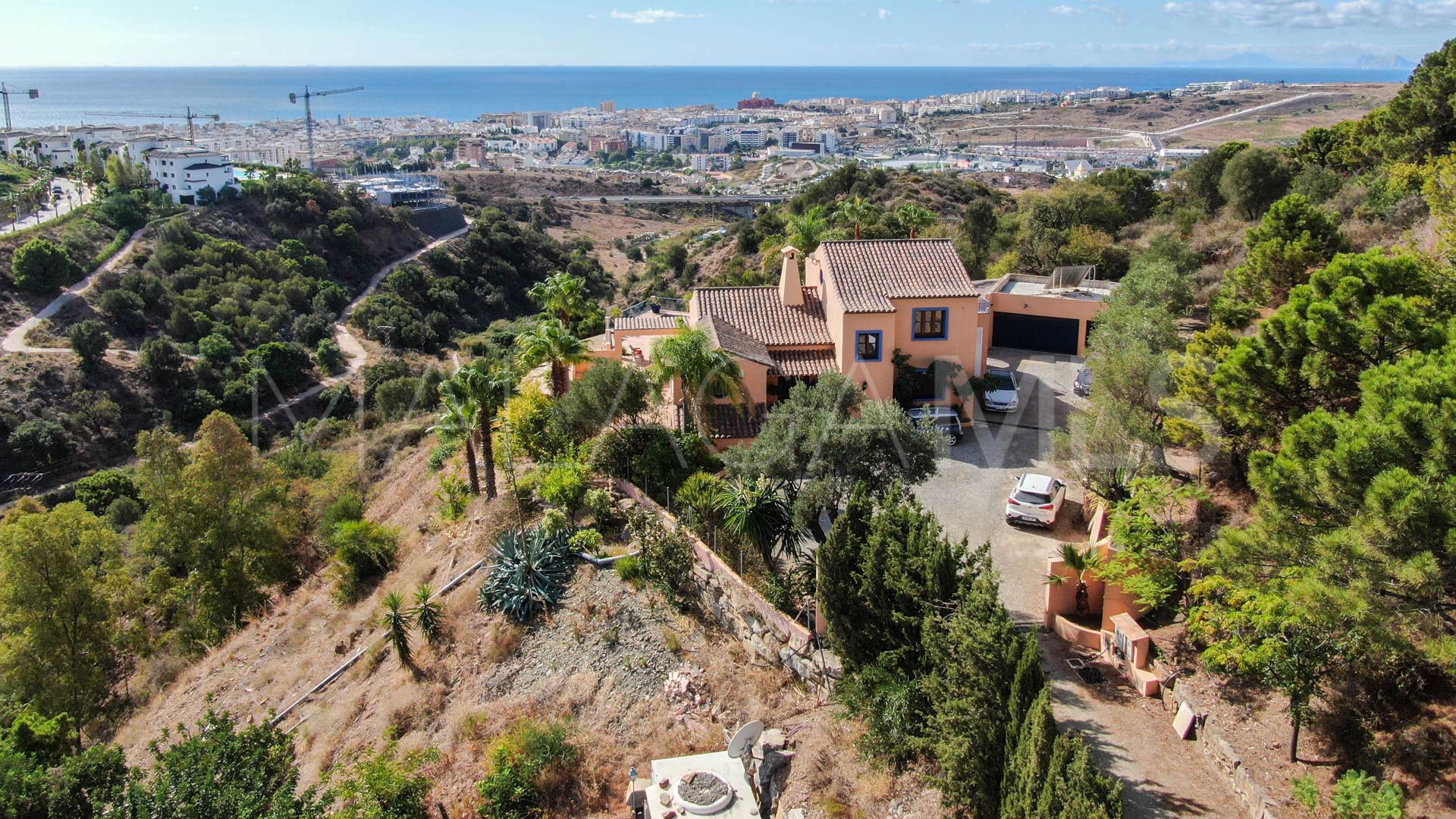 Finca with 5 bedrooms for sale in Estepona
