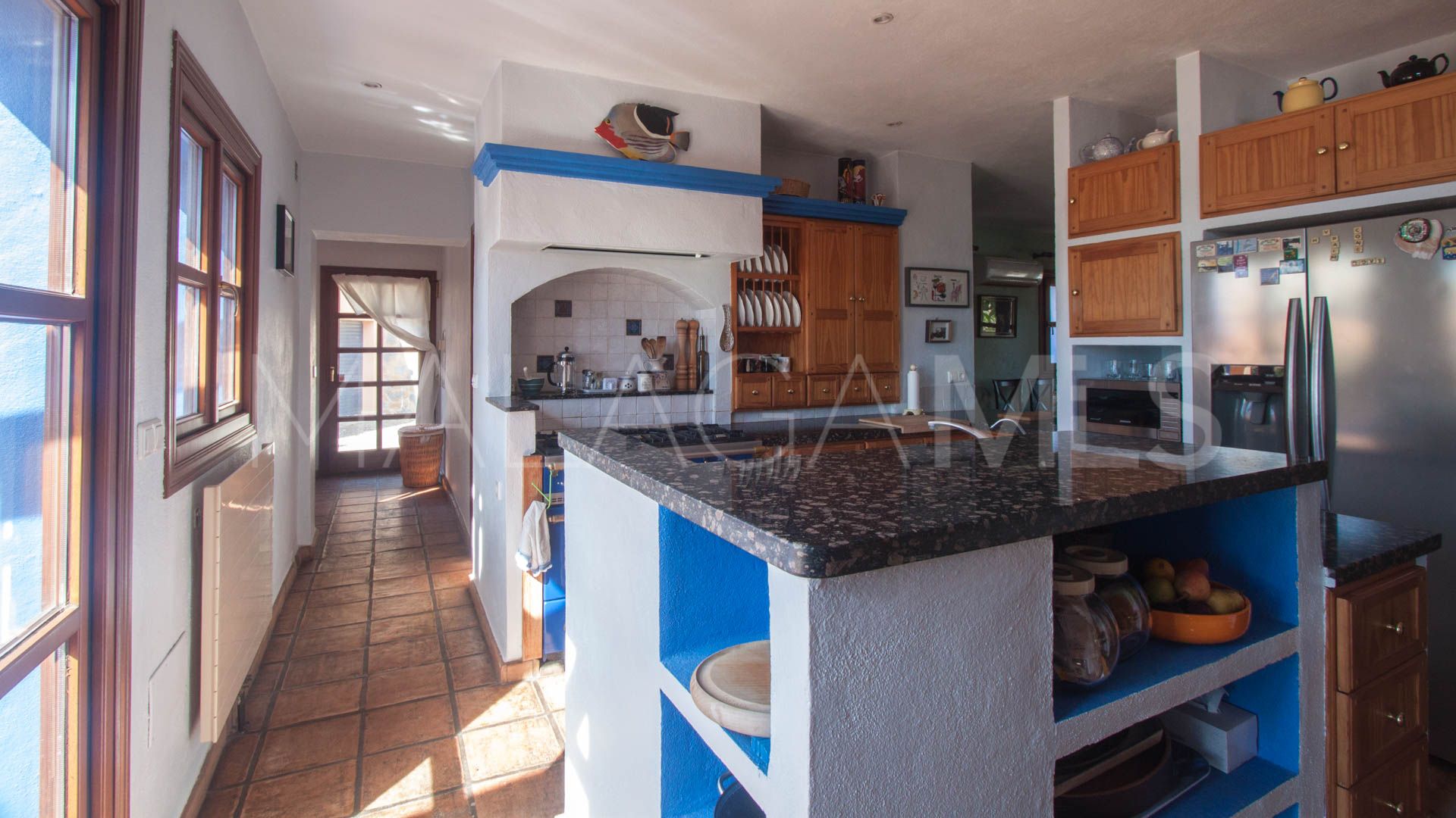 For sale finca with 5 bedrooms in Estepona