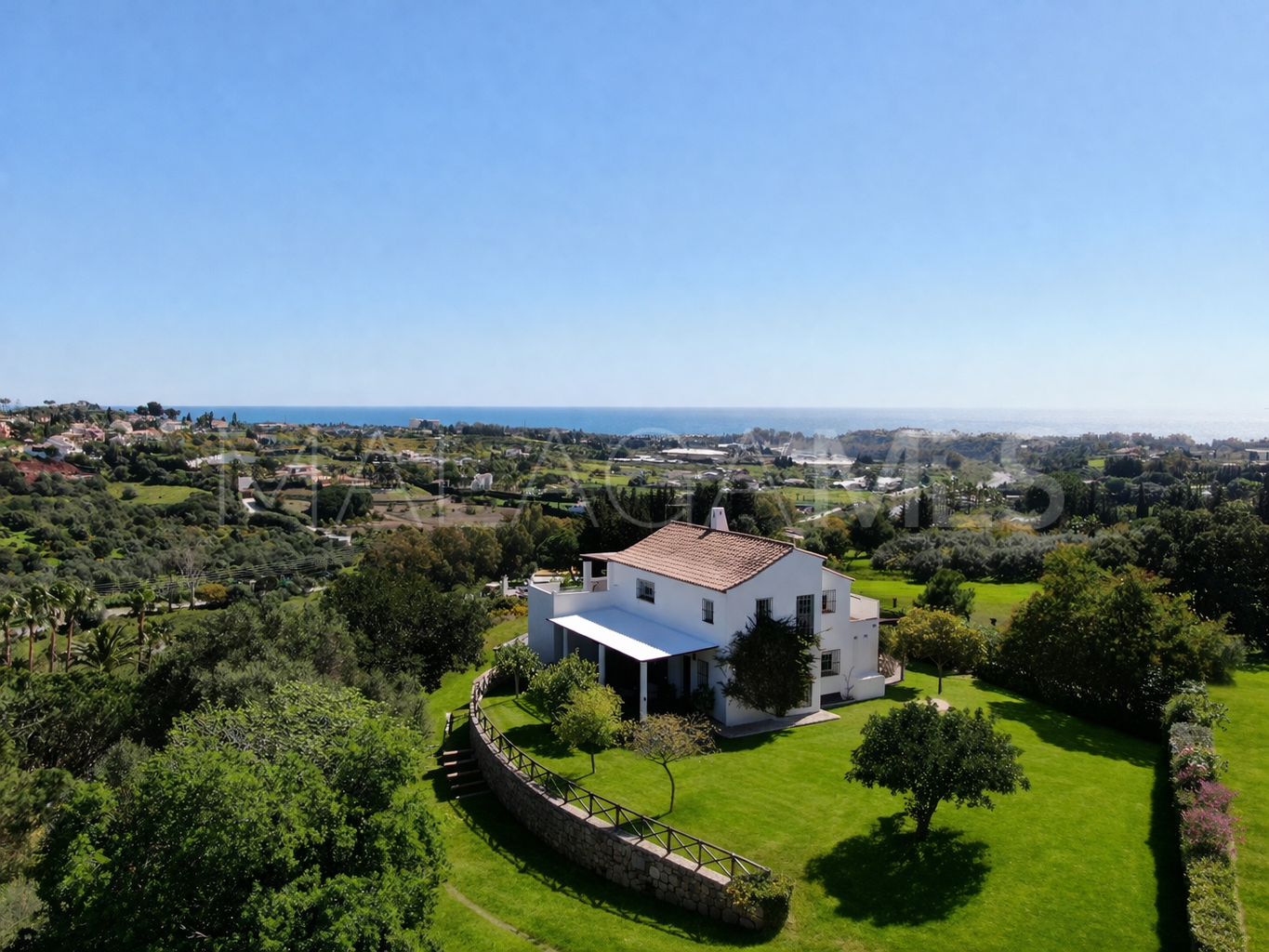 Finca for sale in Estepona