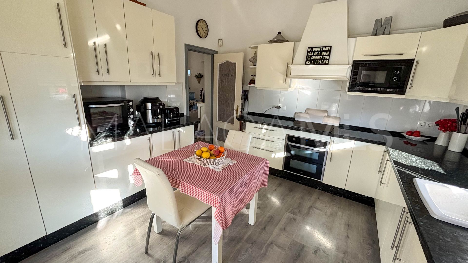 Se vende finca with 3 bedrooms in Estepona