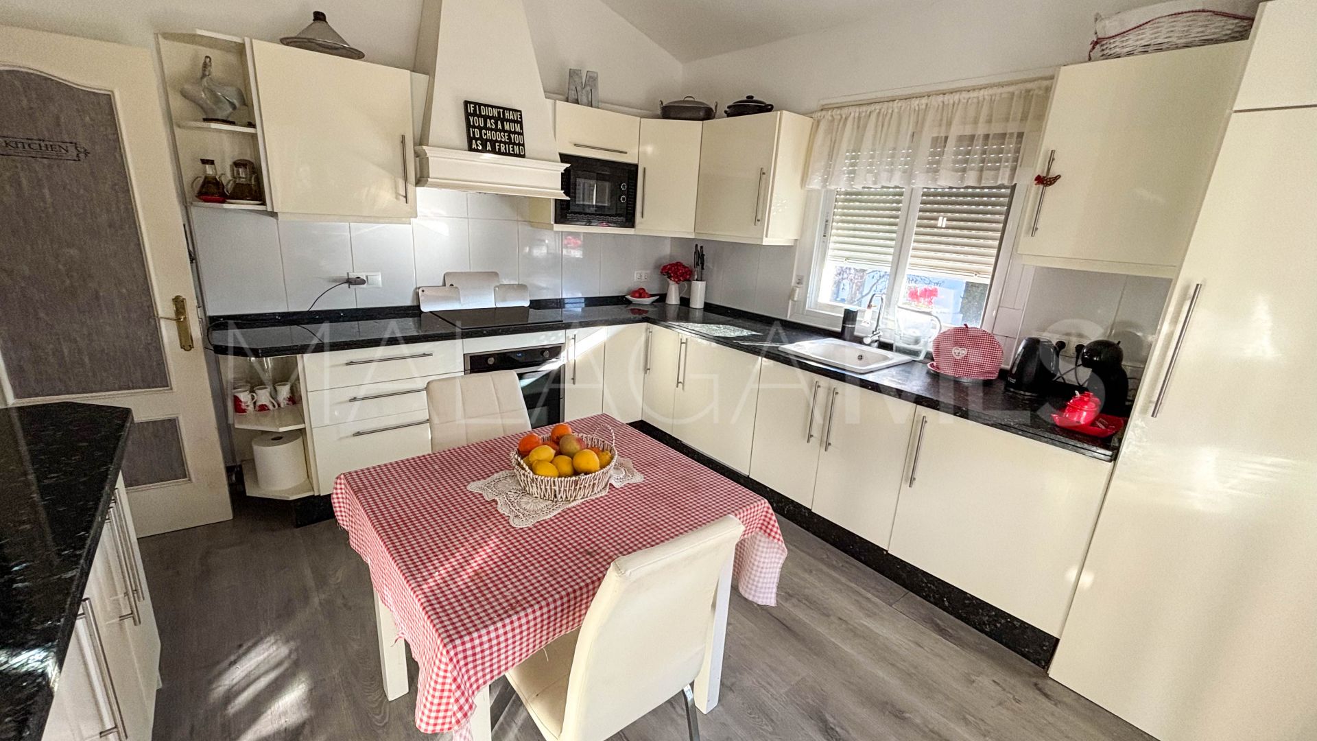 Se vende finca with 3 bedrooms in Estepona